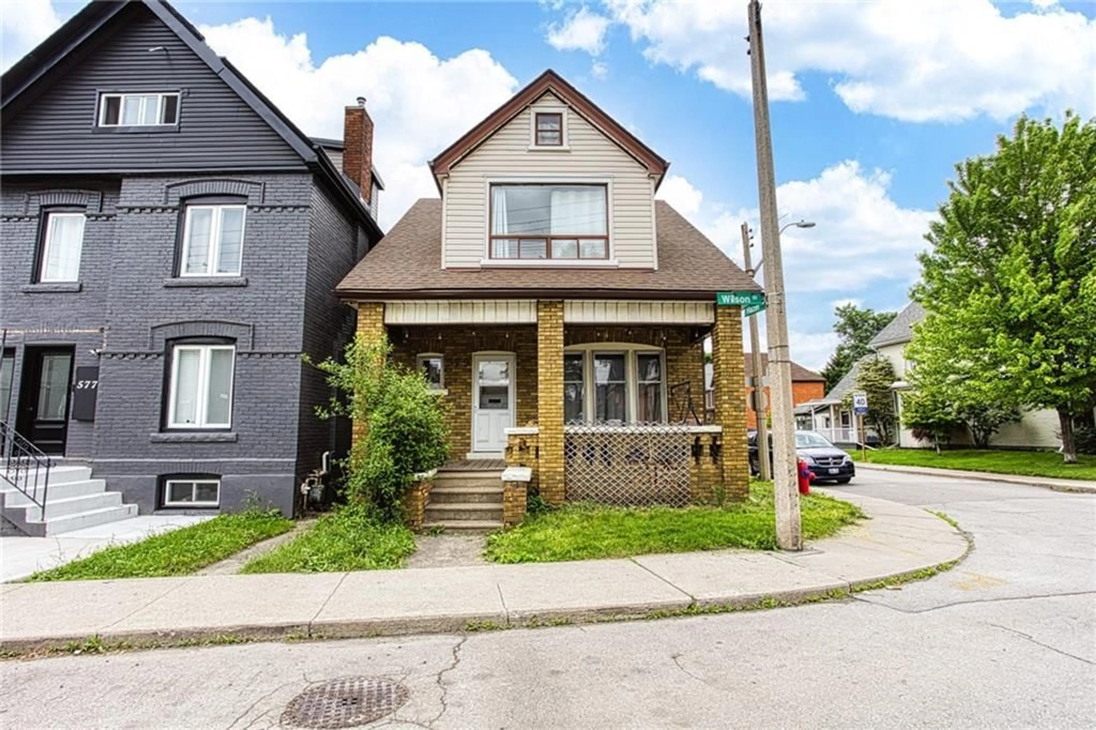 Frontside or backside of a home for 579 Wilson St, Hamilton Ontario L8L 1T9