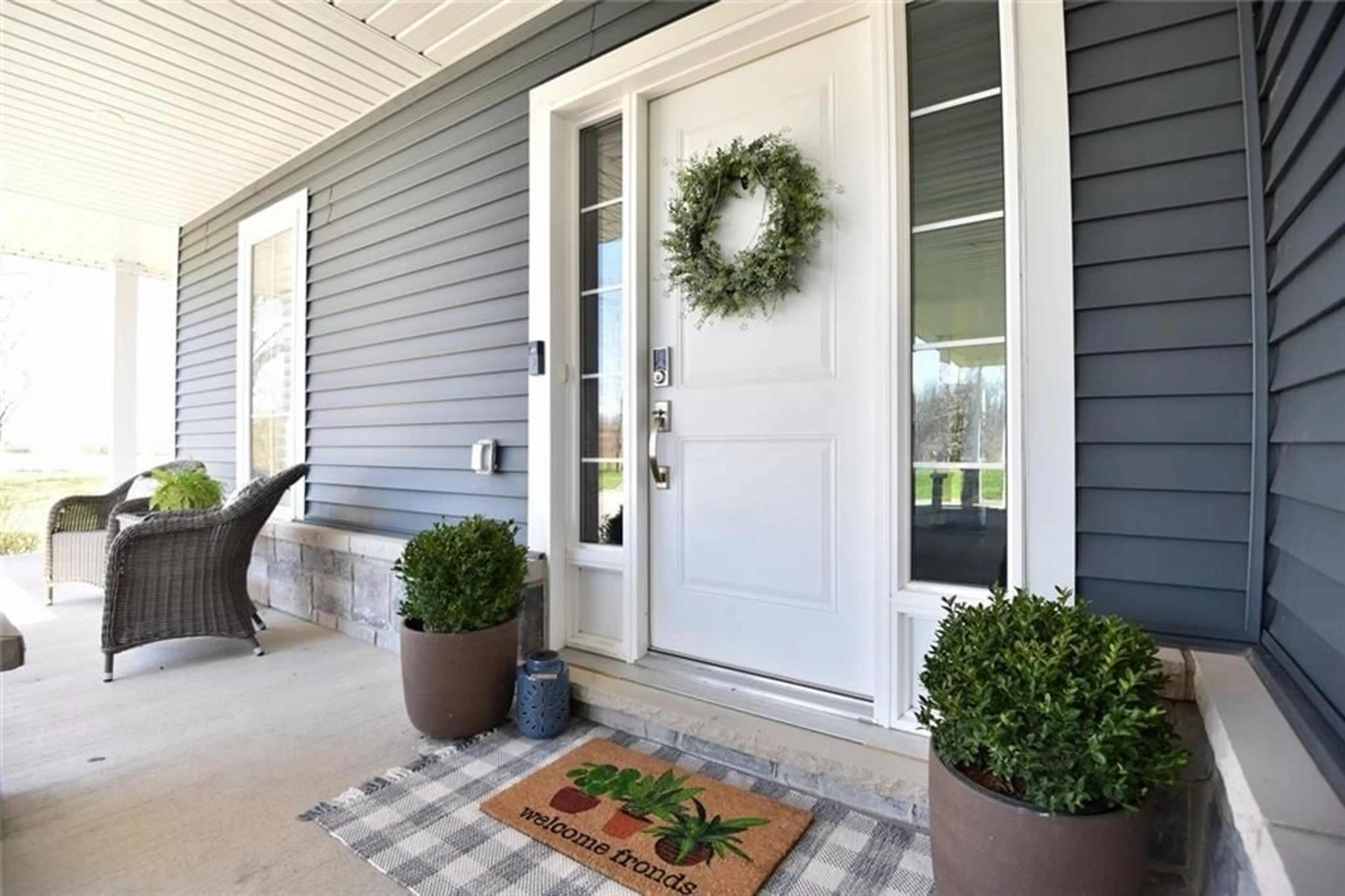 Indoor entryway for 1423 Nebo Rd, Hannon Ontario L0R 1P0