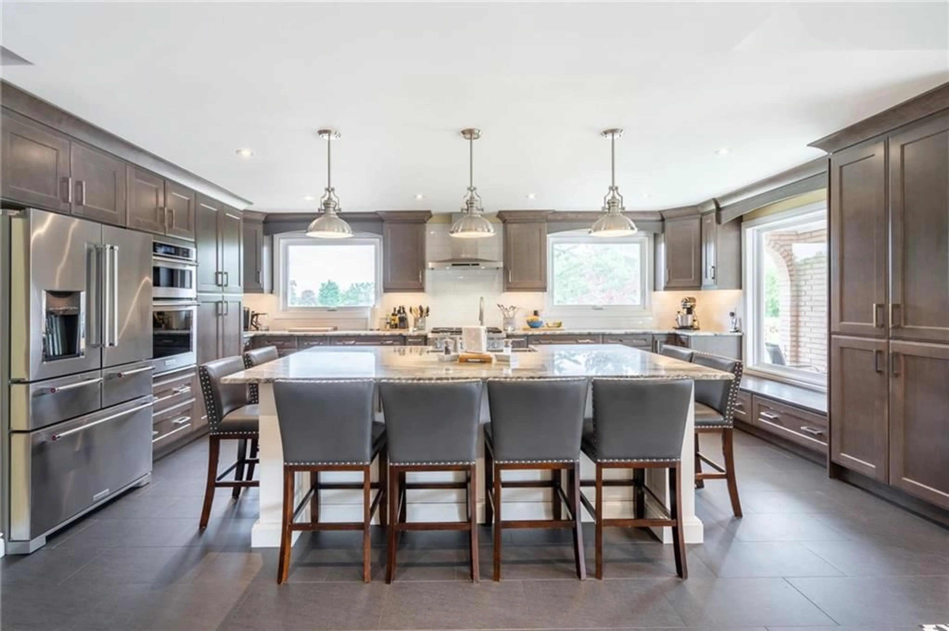 Contemporary kitchen for 95 ELLINGTON Ave, Stoney Creek Ontario L8E 3T5