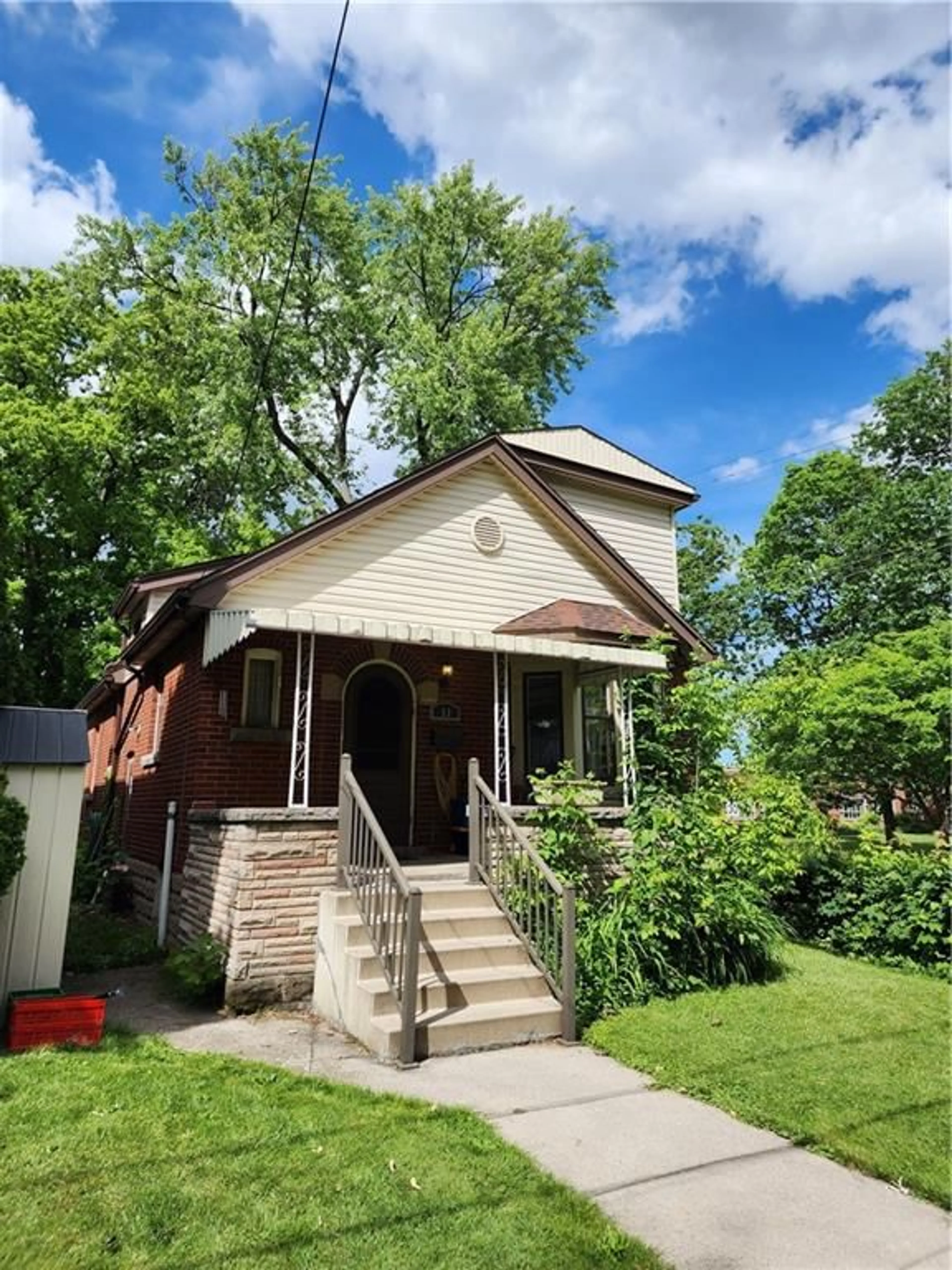Frontside or backside of a home for 53 Queensdale Ave, Hamilton Ontario L9A 1K2