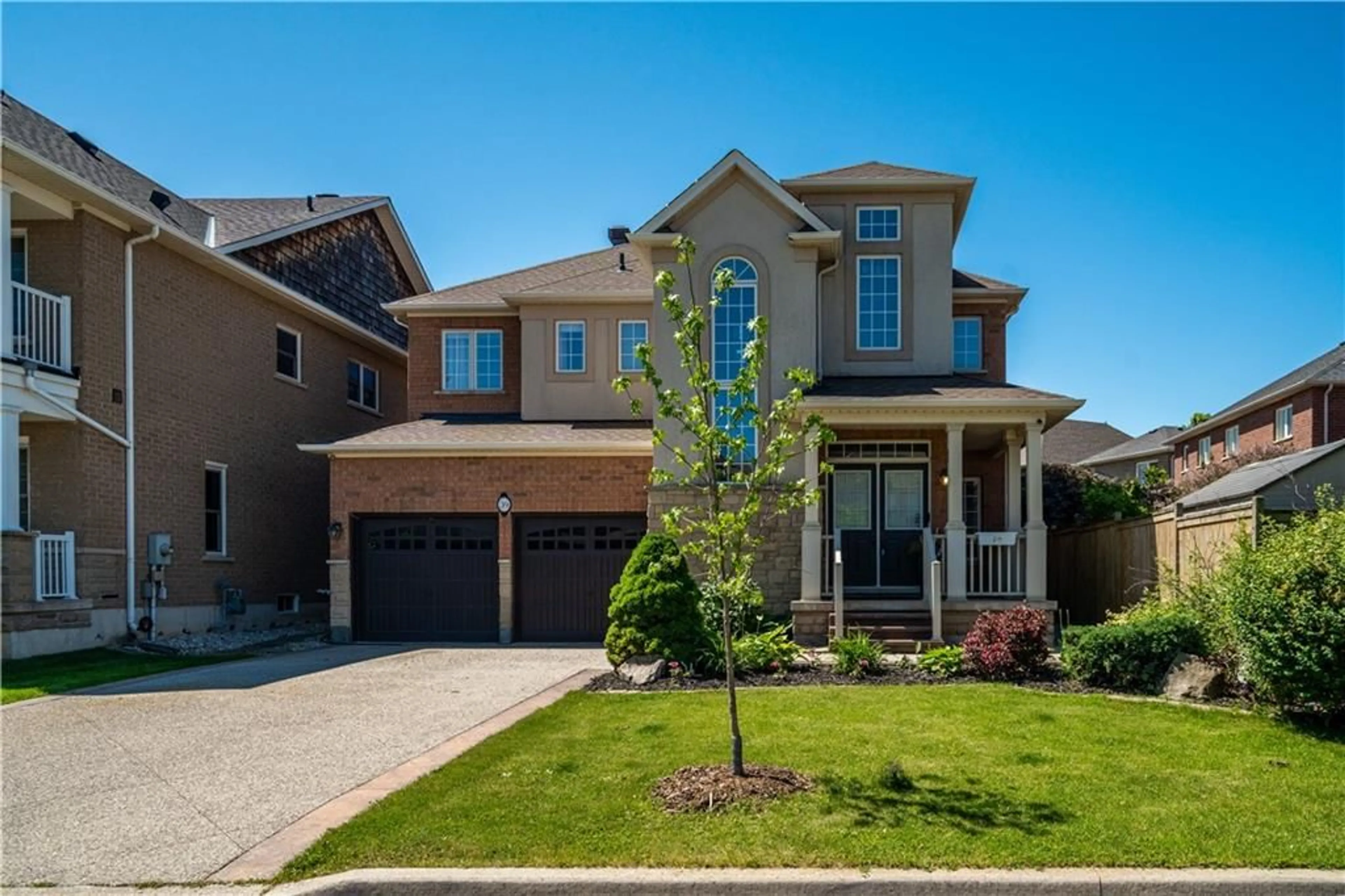 Frontside or backside of a home for 39 Pebble Valley Ave, Hamilton Ontario L8E 6E9