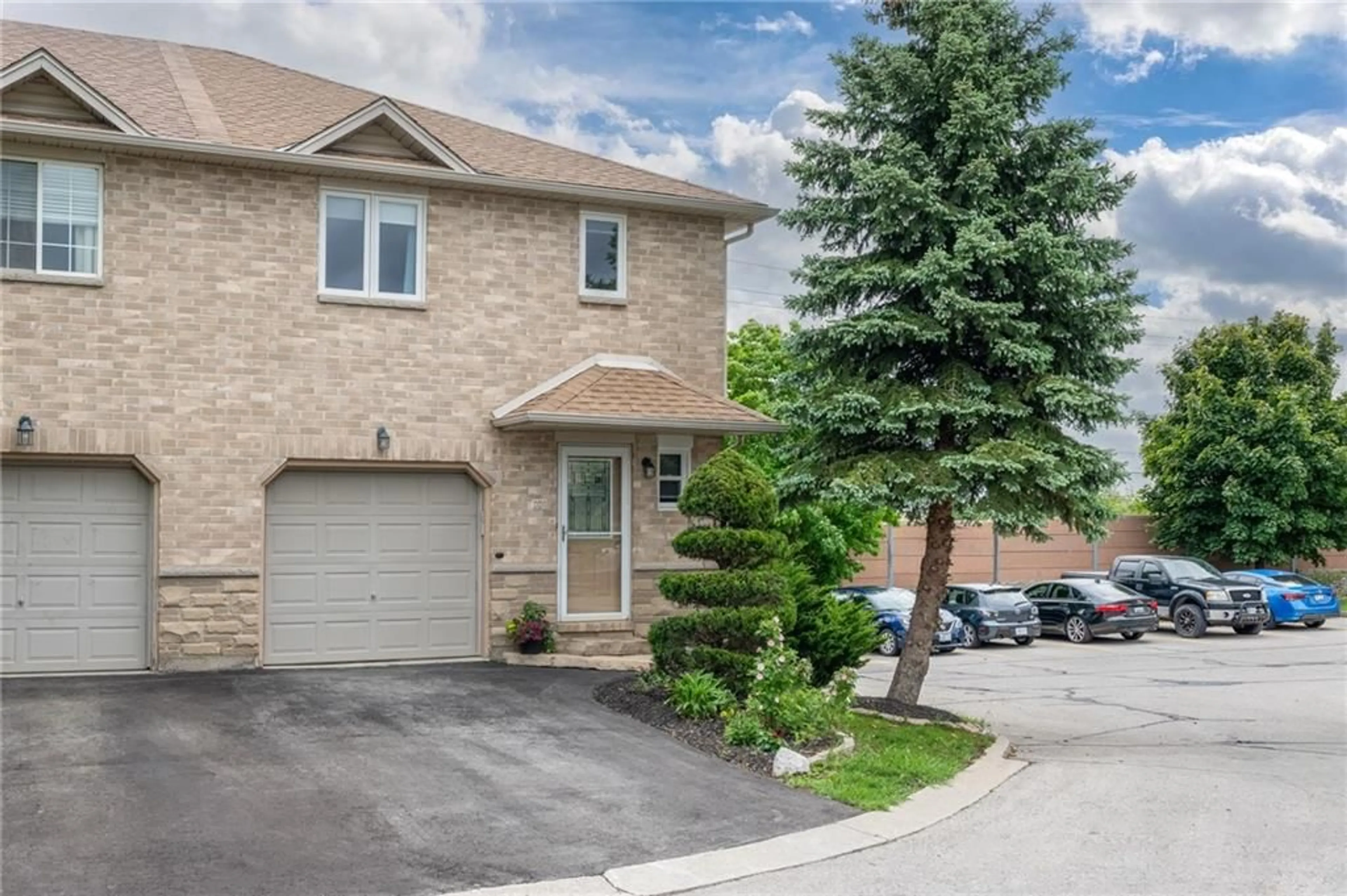 A pic from exterior of the house or condo for 39 Pinewoods Dr #25, Stoney Creek Ontario L8J 3Z3