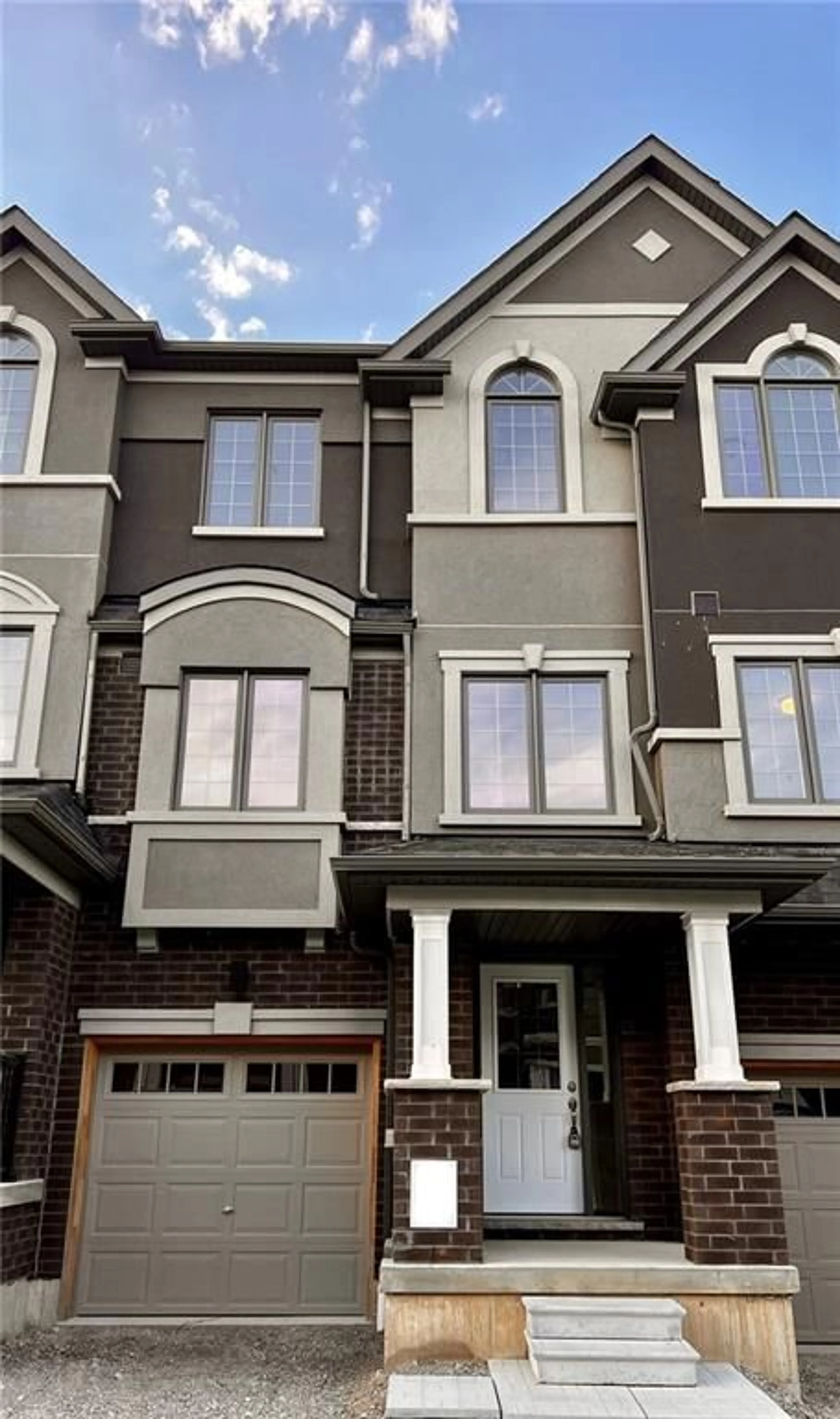 A pic from exterior of the house or condo for 620 COLBORNE St #19, Brantford Ontario N3T 5L5