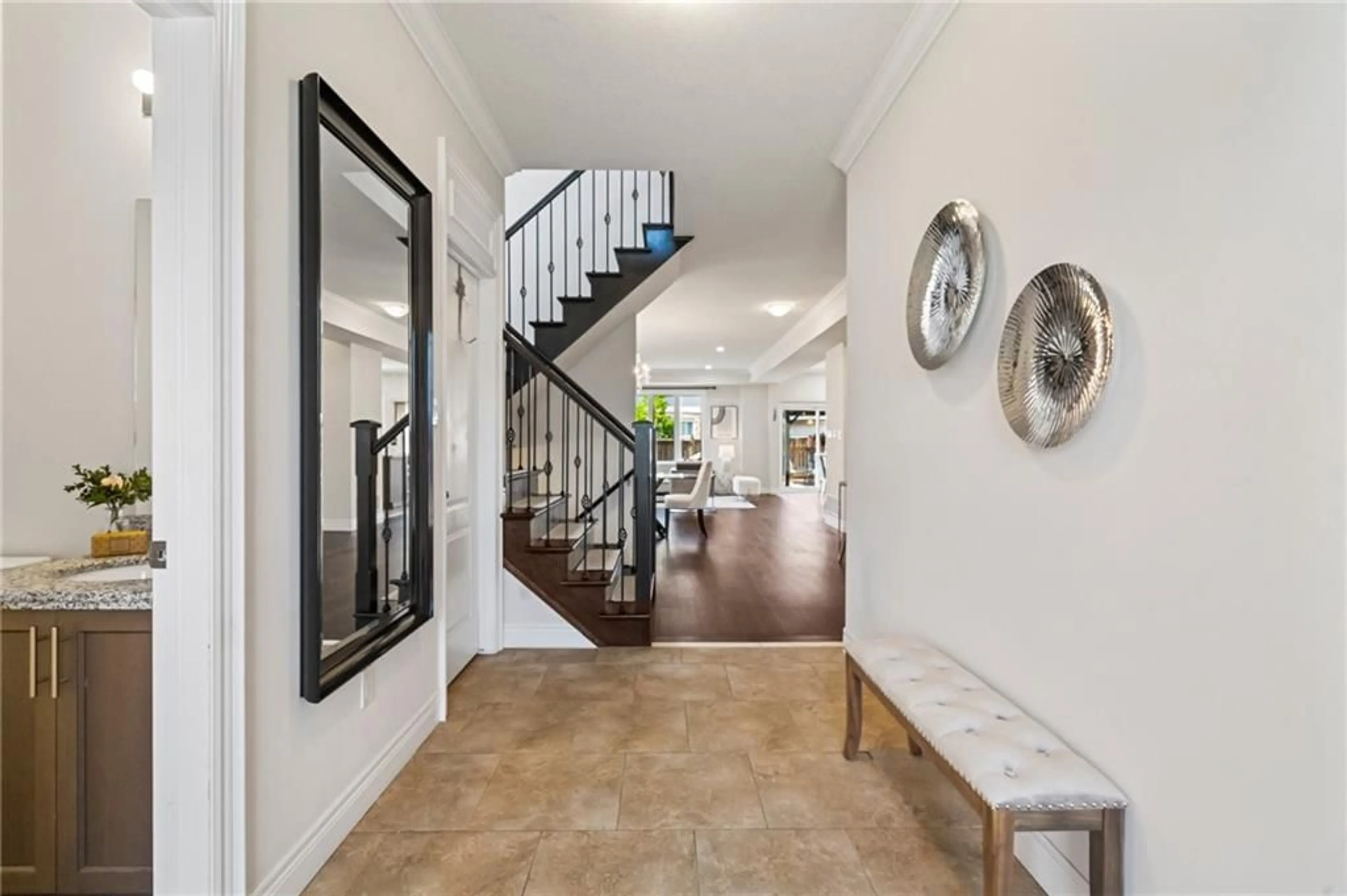 Indoor foyer for 12 Riesling Crt, Hamilton Ontario L8G 0B4