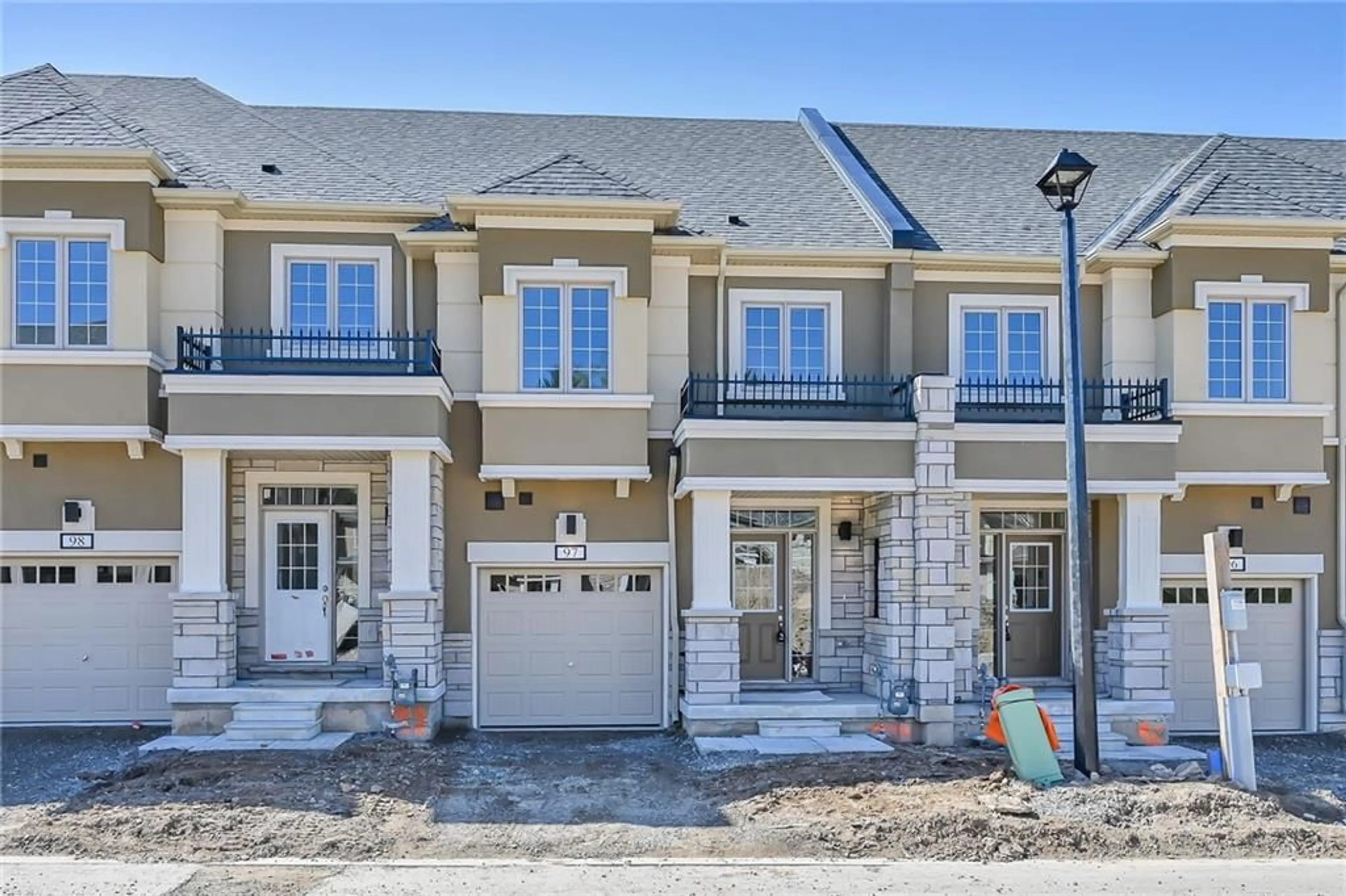 A pic from exterior of the house or condo for 305 GARNER Rd #97, Ancaster Ontario L9K 3K9