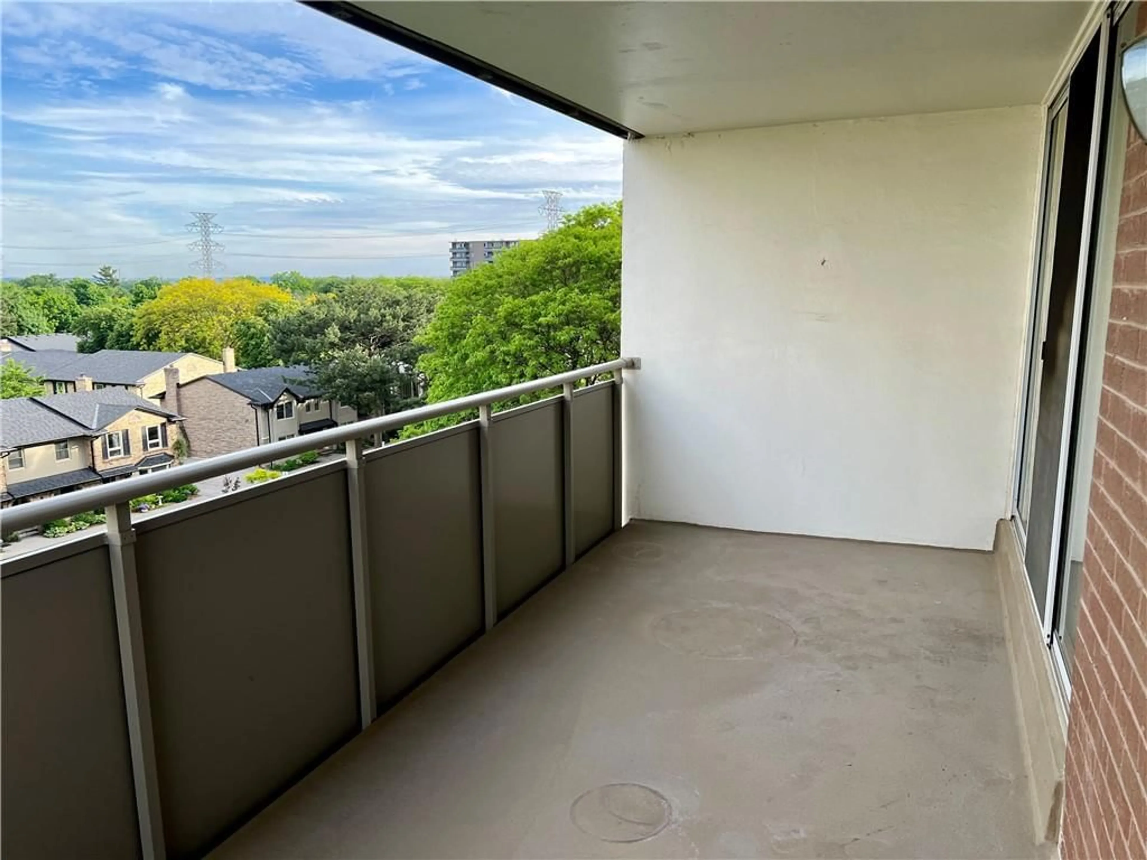 Balcony in the apartment for 1425 GHENT Ave #603, Burlington Ontario L7S 1X5