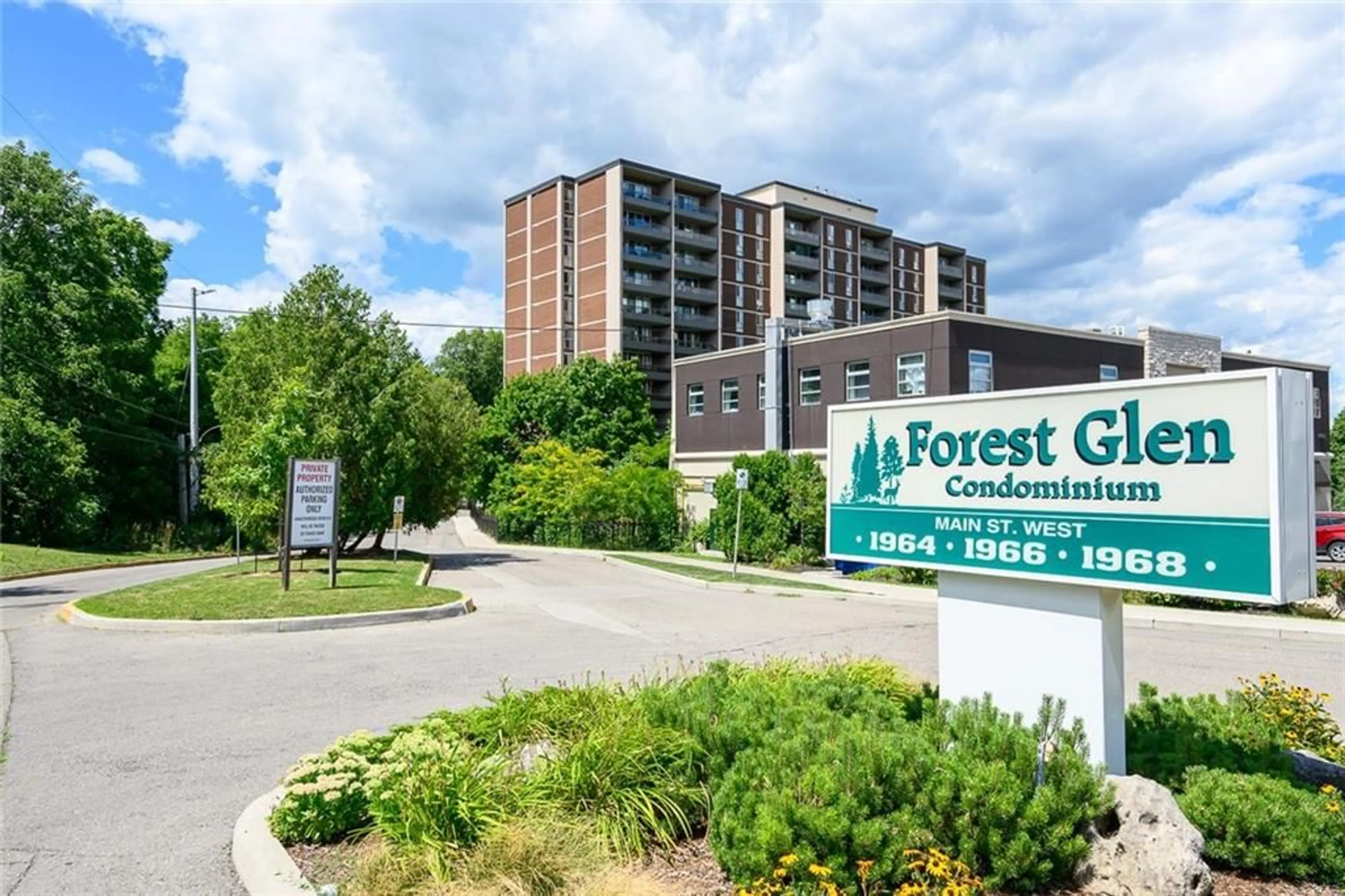 Forest view for 1966 MAIN St #1404, Hamilton Ontario L8S 1J6