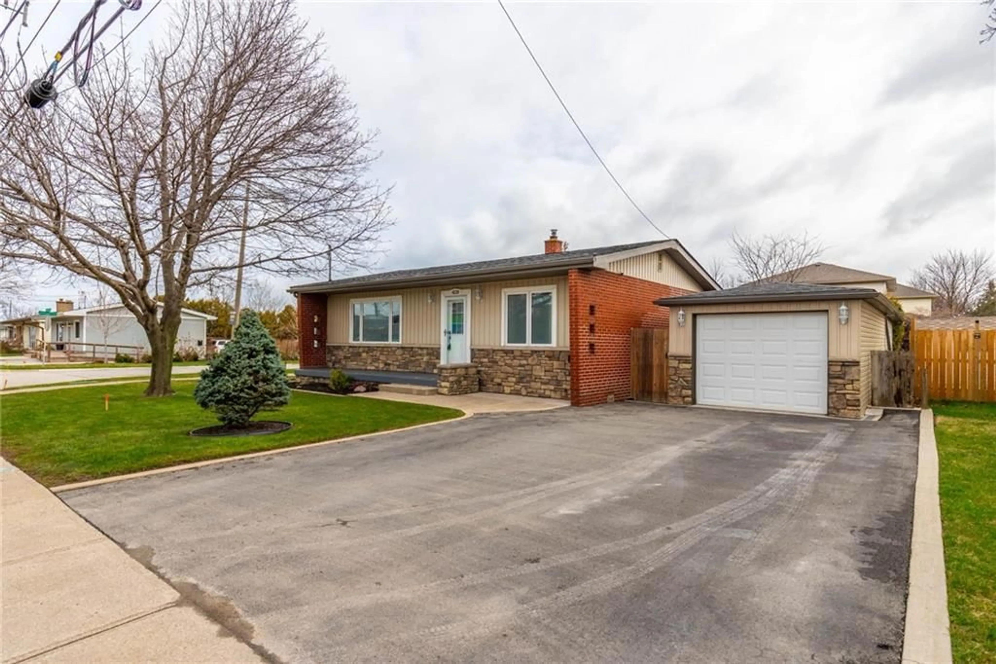 Frontside or backside of a home for 4539 Ontario St, Beamsville Ontario L3J 0B7