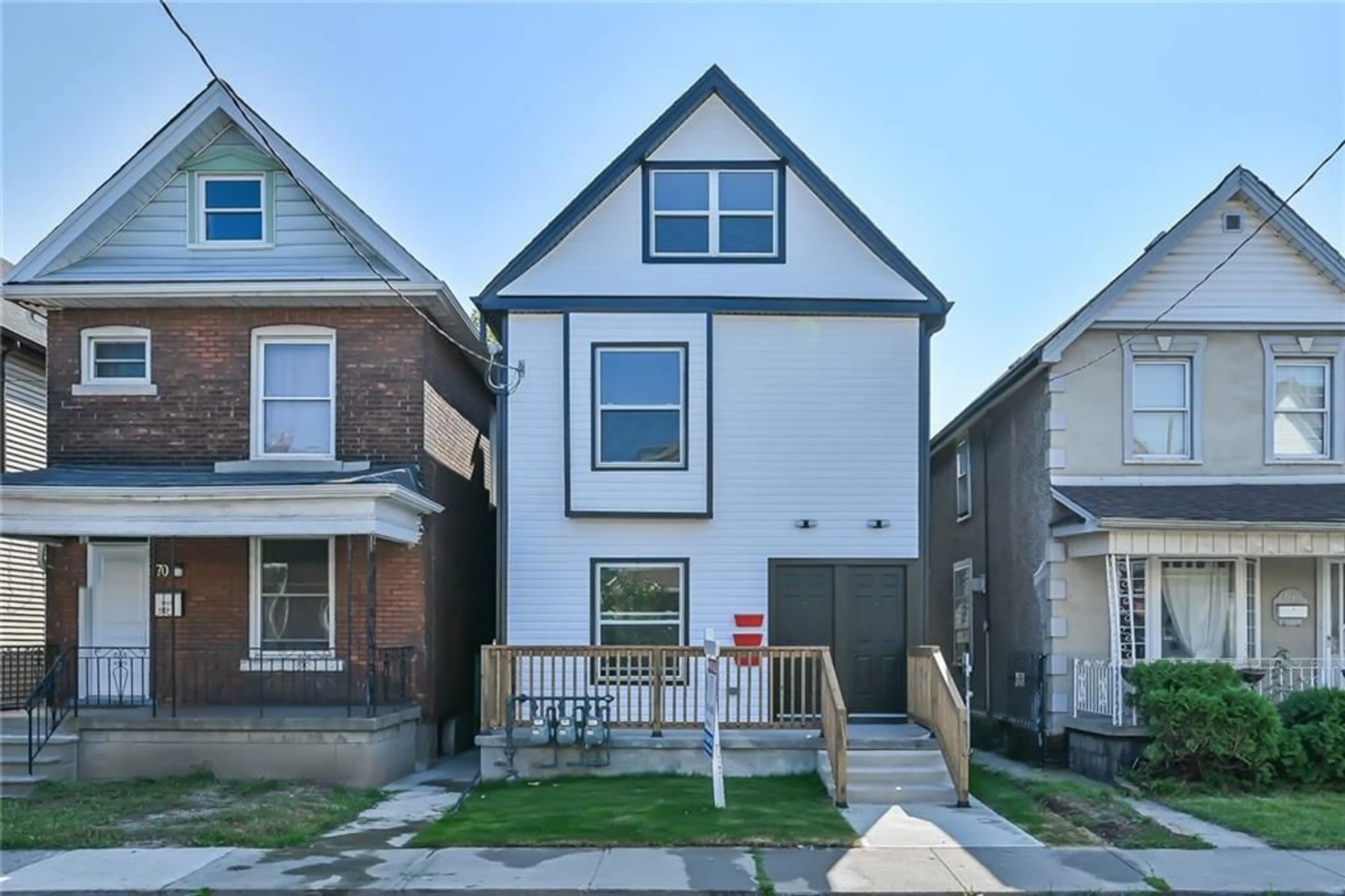 Frontside or backside of a home for 68 KINRADE Ave, Hamilton Ontario L8L 6L6