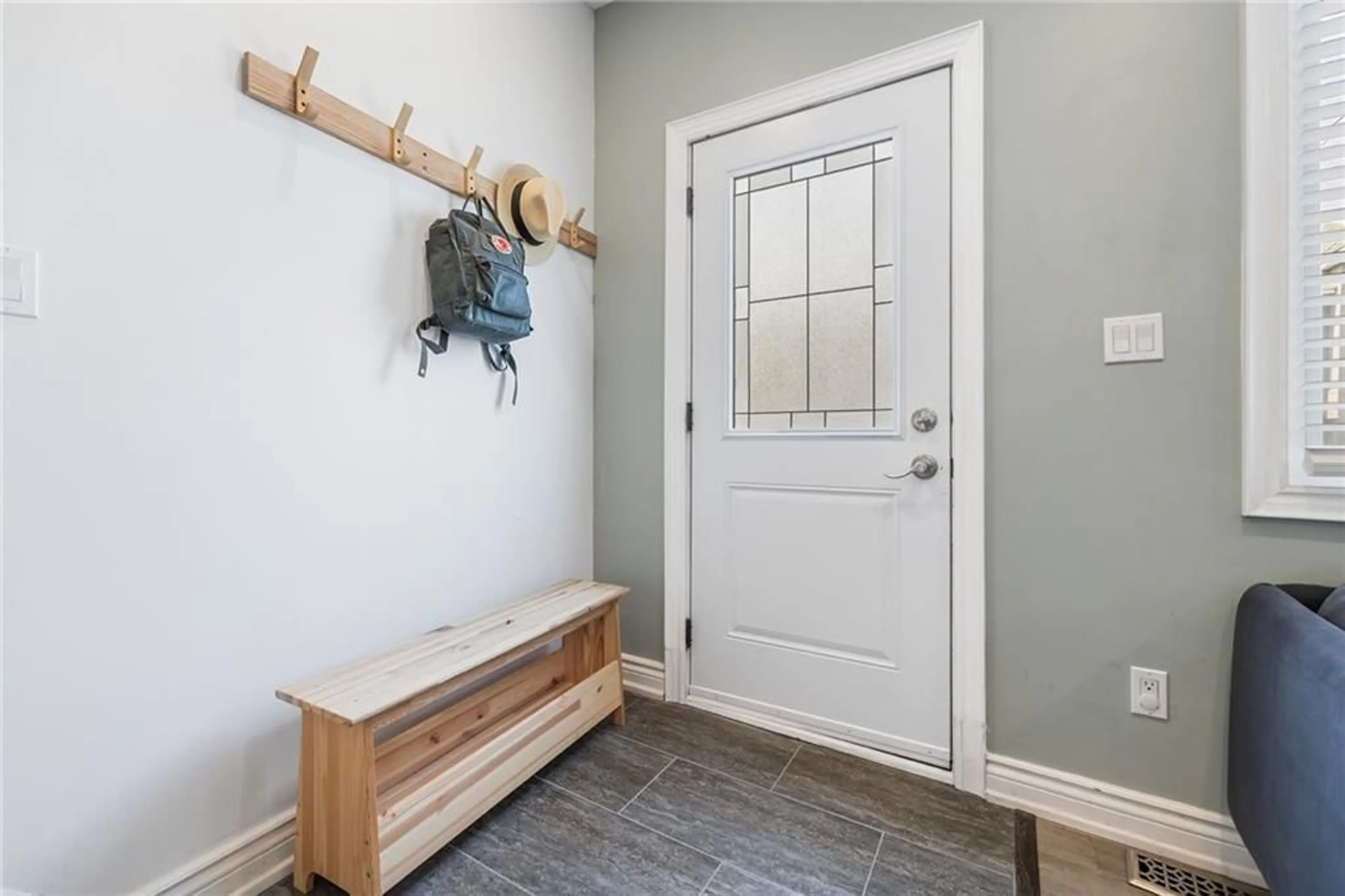 Indoor entryway, wood floors for 195 WOOD St, Hamilton Ontario L8L 3Z2