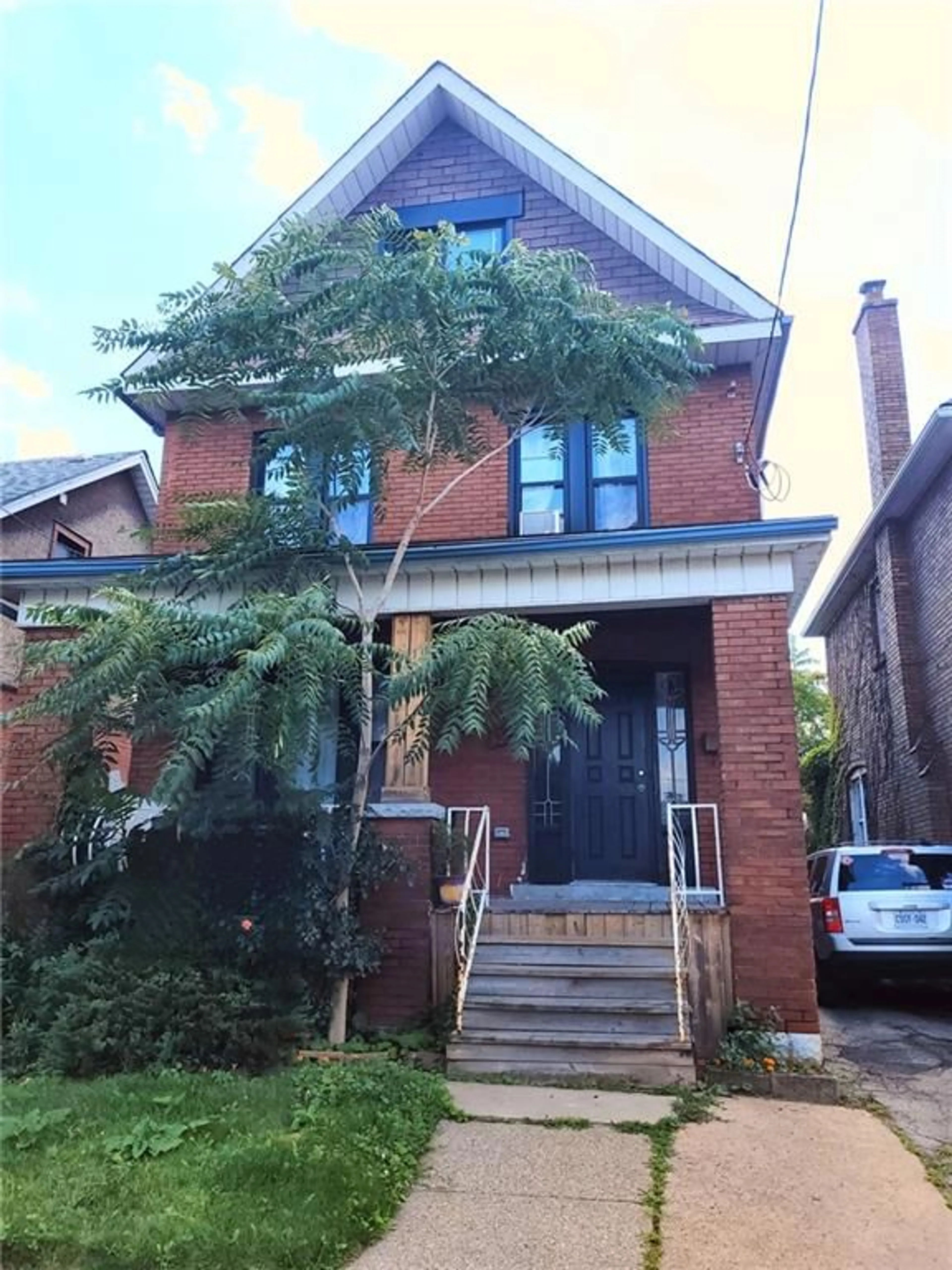 Frontside or backside of a home for 22 Lottridge St, Hamilton Ontario L8L 6T5