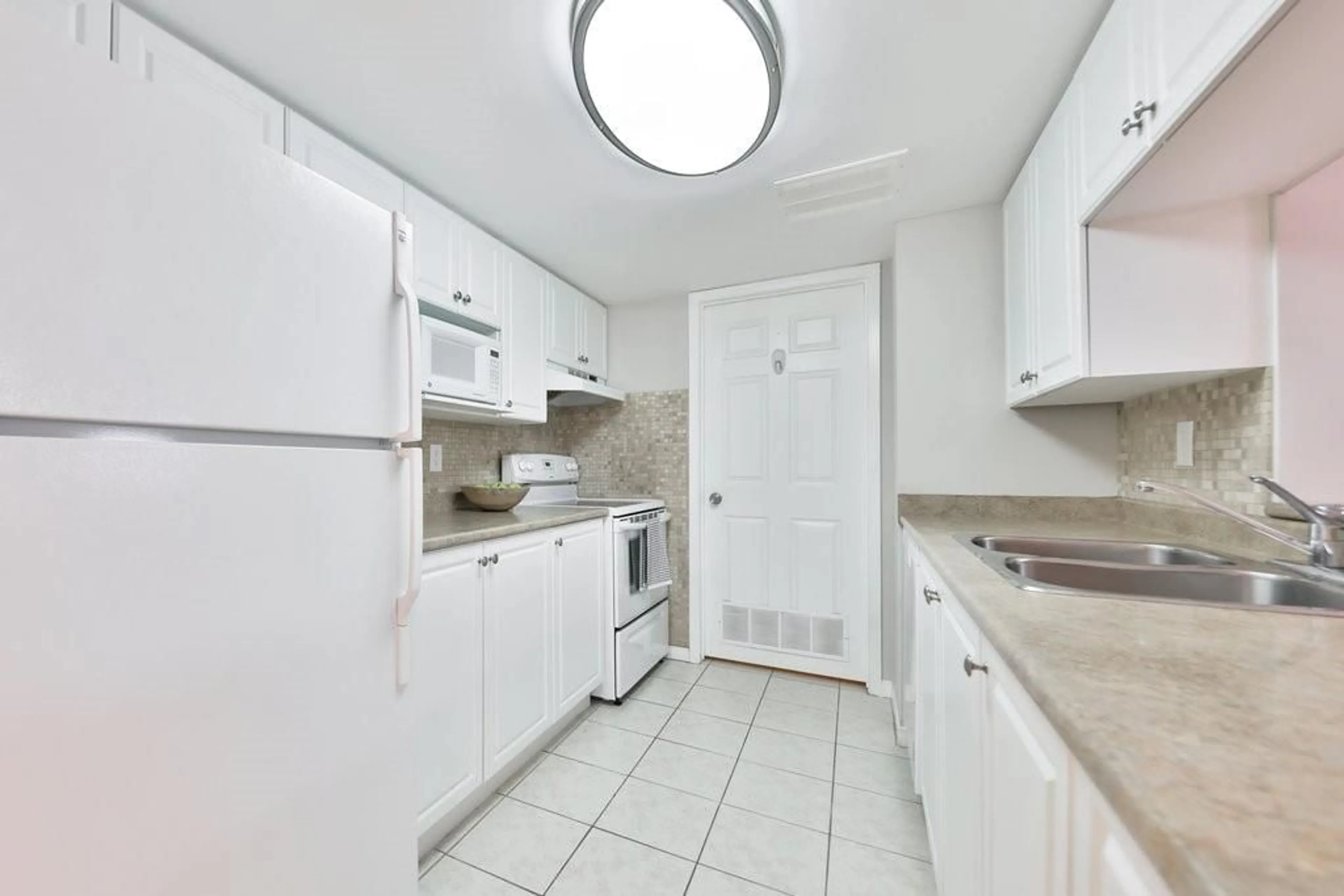 Standard kitchen, not visible floor, cottage for 216 PLAINS Rd #B406, Burlington Ontario L7T 4K8