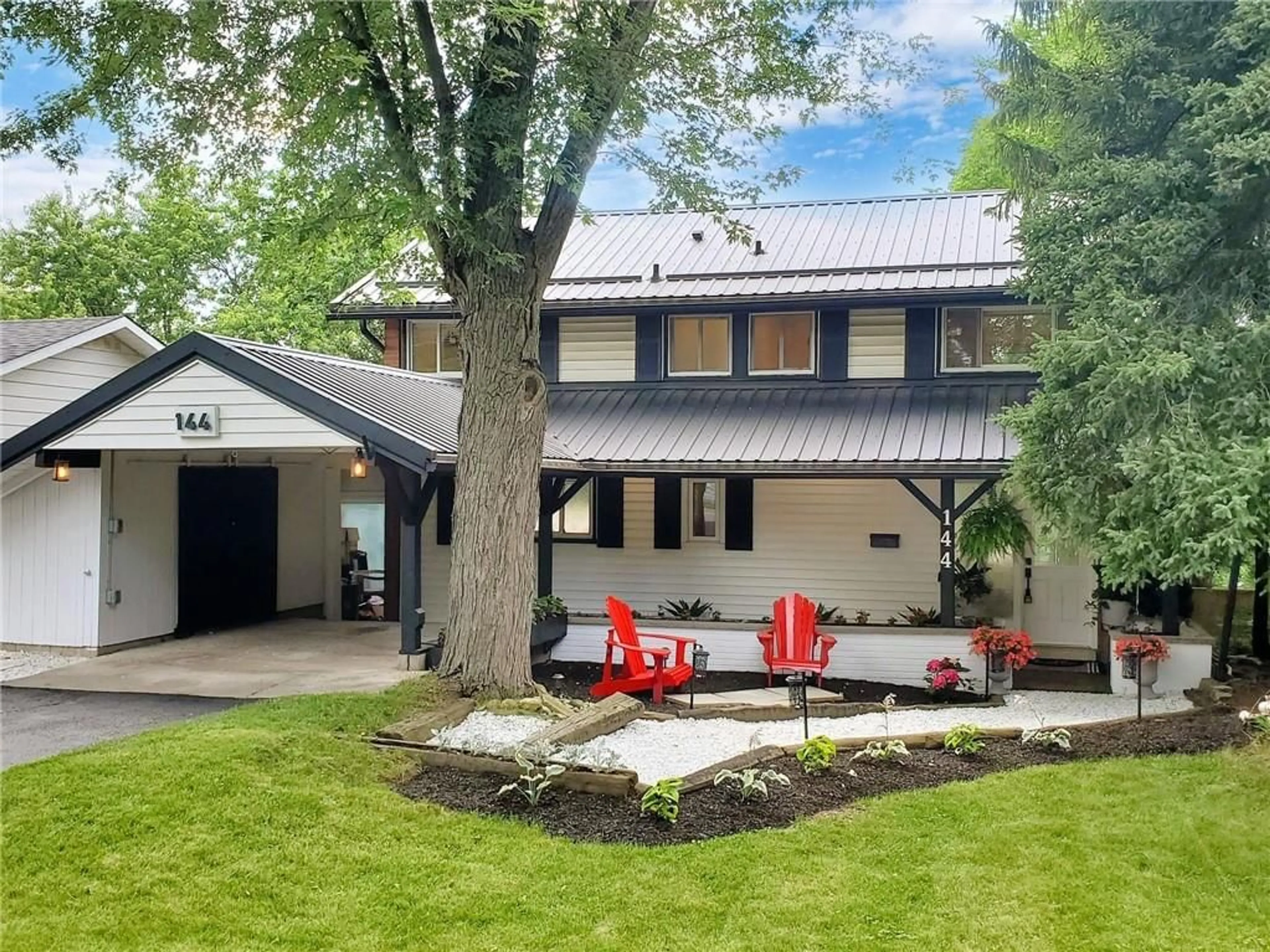 Frontside or backside of a home for 144 OLD ANCASTER Rd, Dundas Ontario L9H 3R4