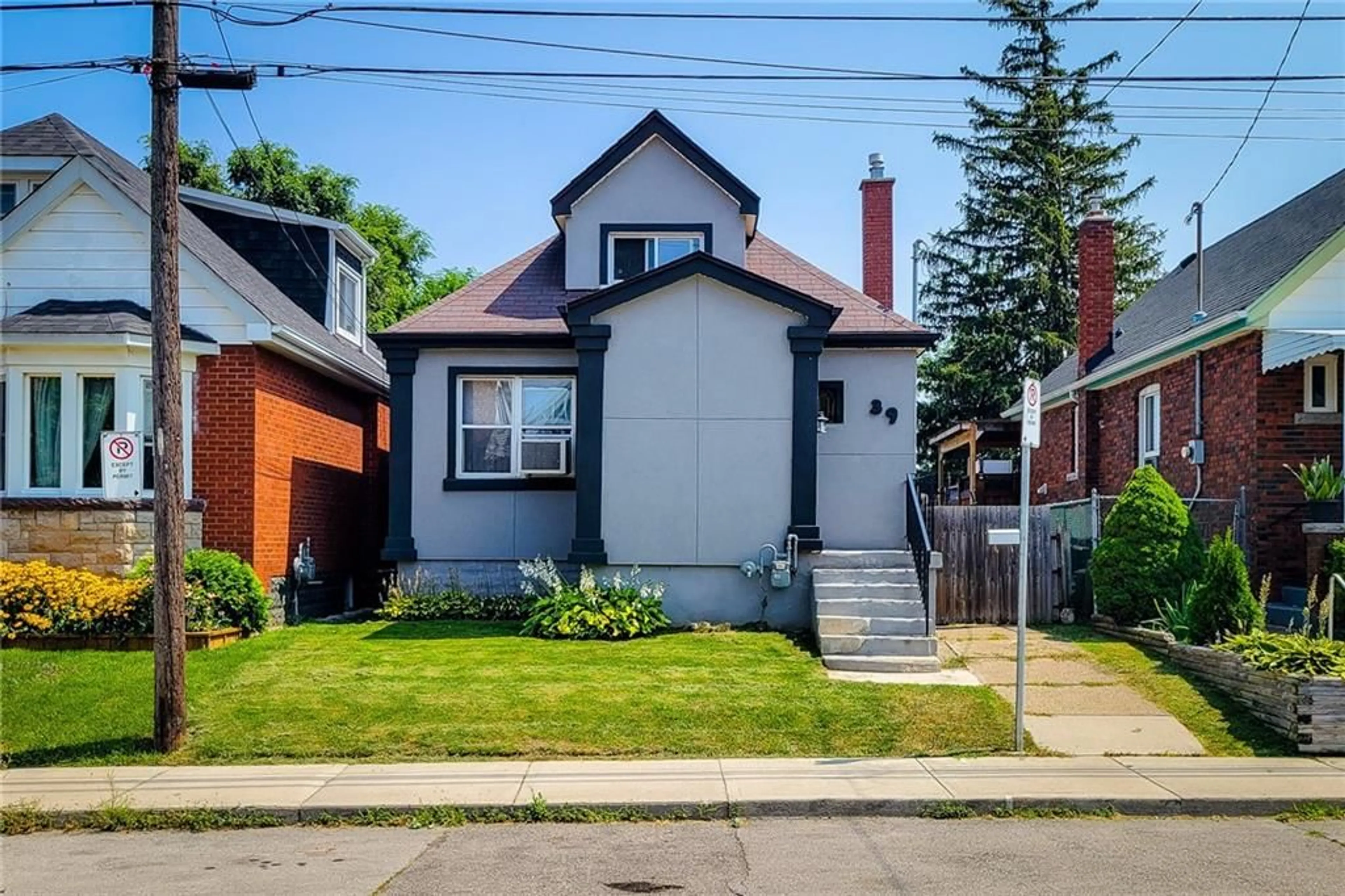 Frontside or backside of a home for 39 WEIR St, Hamilton Ontario L8K 3A3