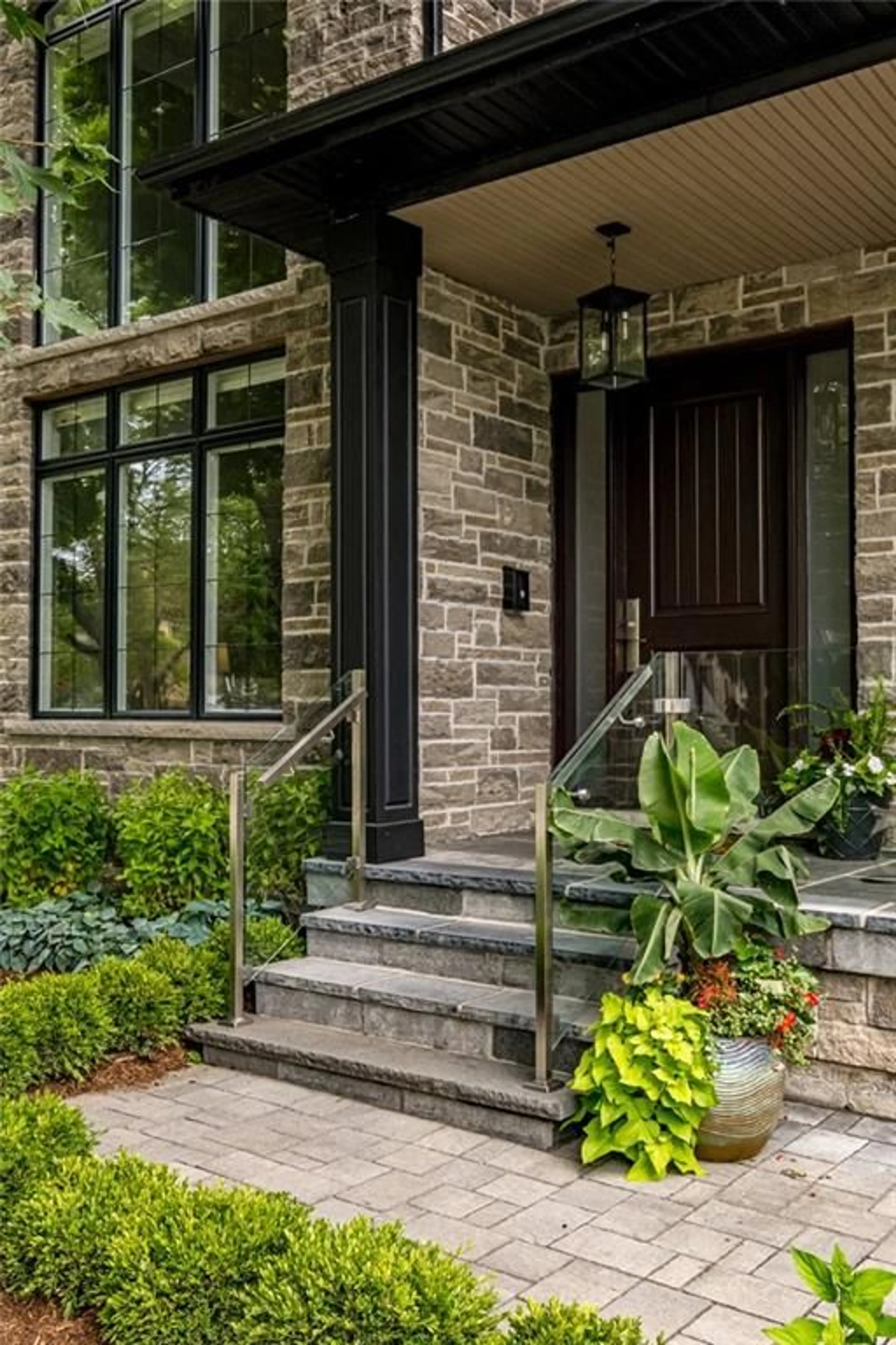 Home with brick exterior material for 389 BELVENIA Rd, Burlington Ontario L7L 2G7