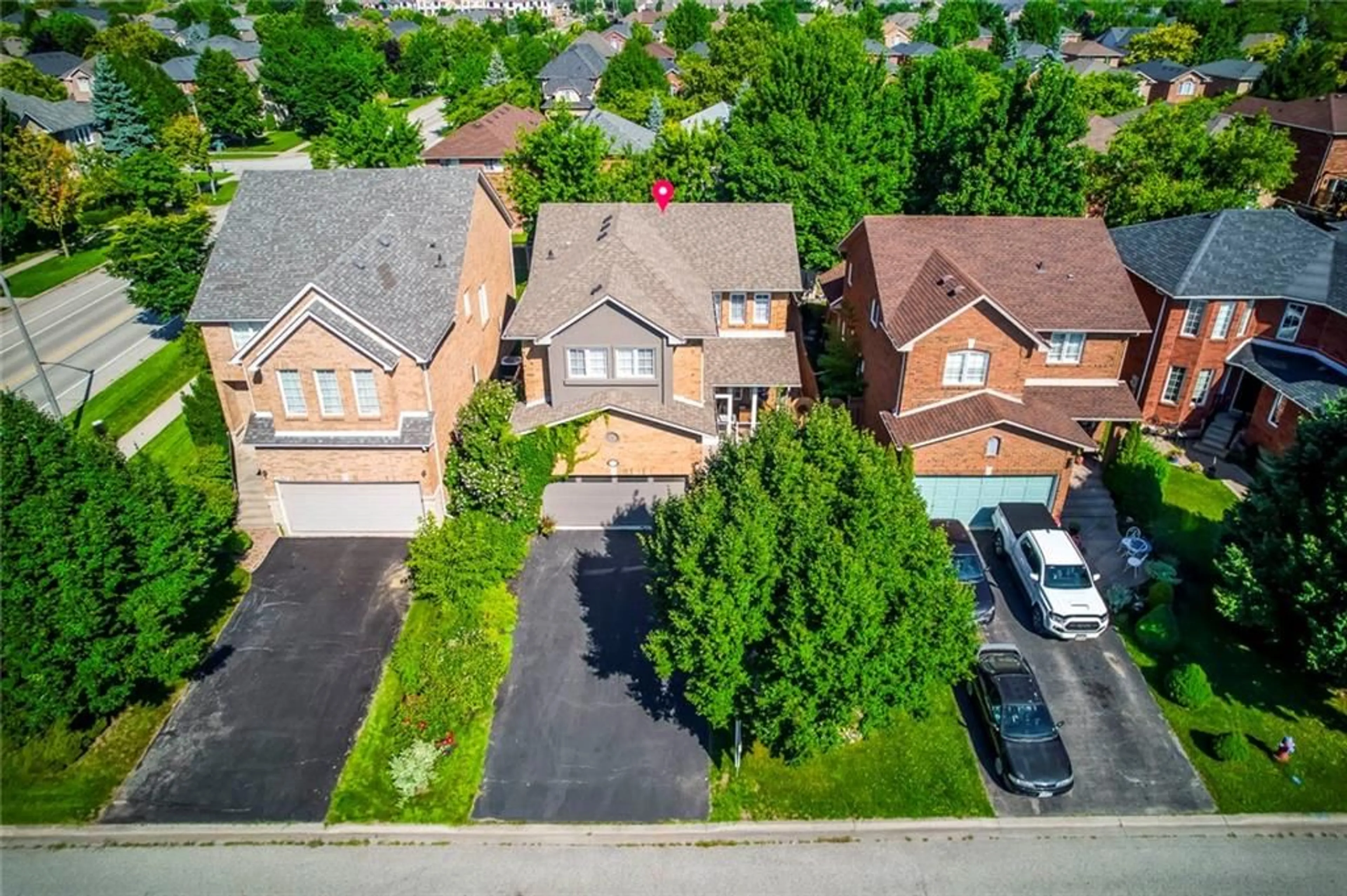 Frontside or backside of a home for 2213 ROSEMOUNT Cres, Oakville Ontario L6M 3P4