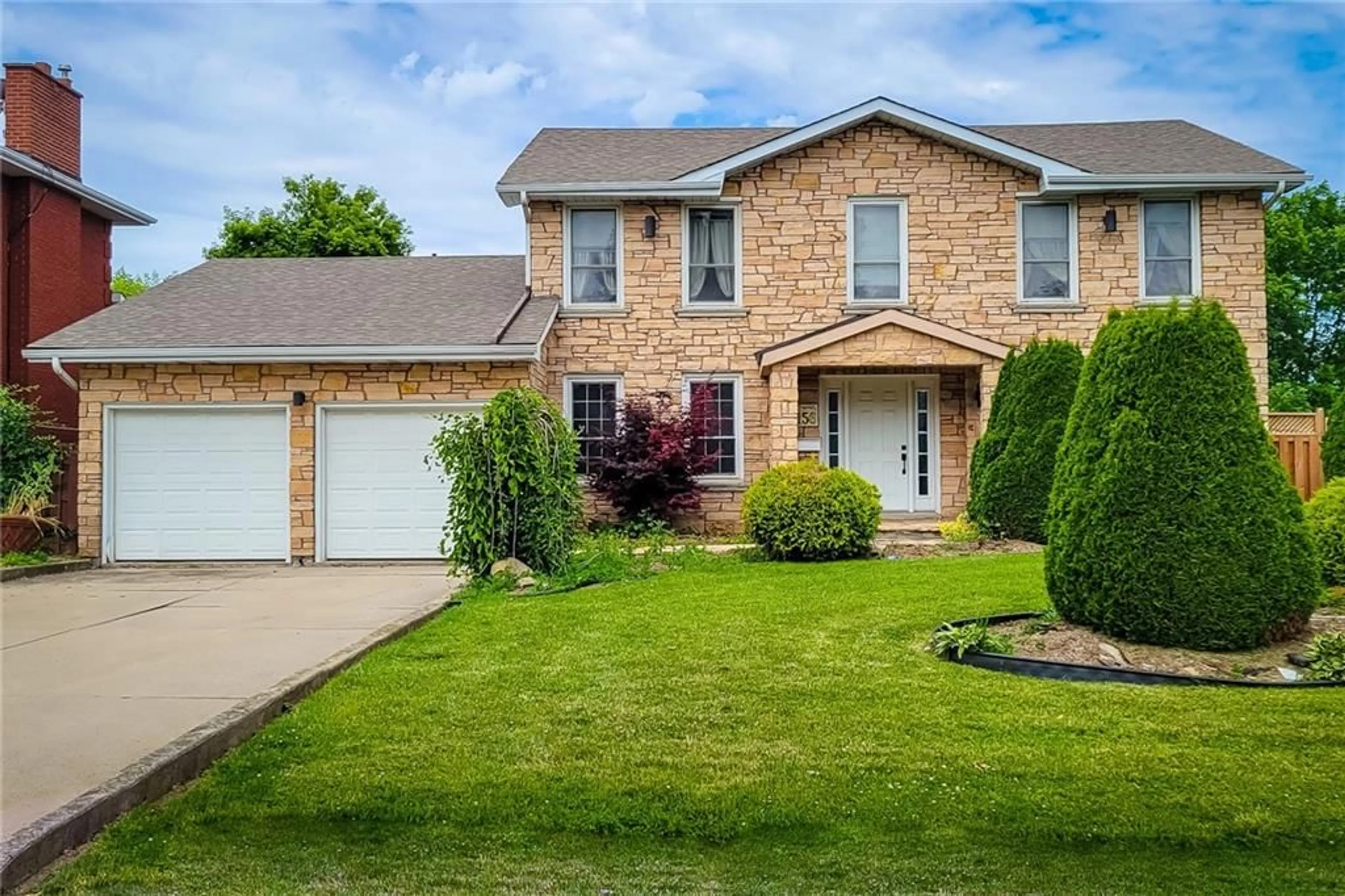 Frontside or backside of a home for 156 COUNTRY CLUB Dr, Hamilton Ontario L8K 5W2