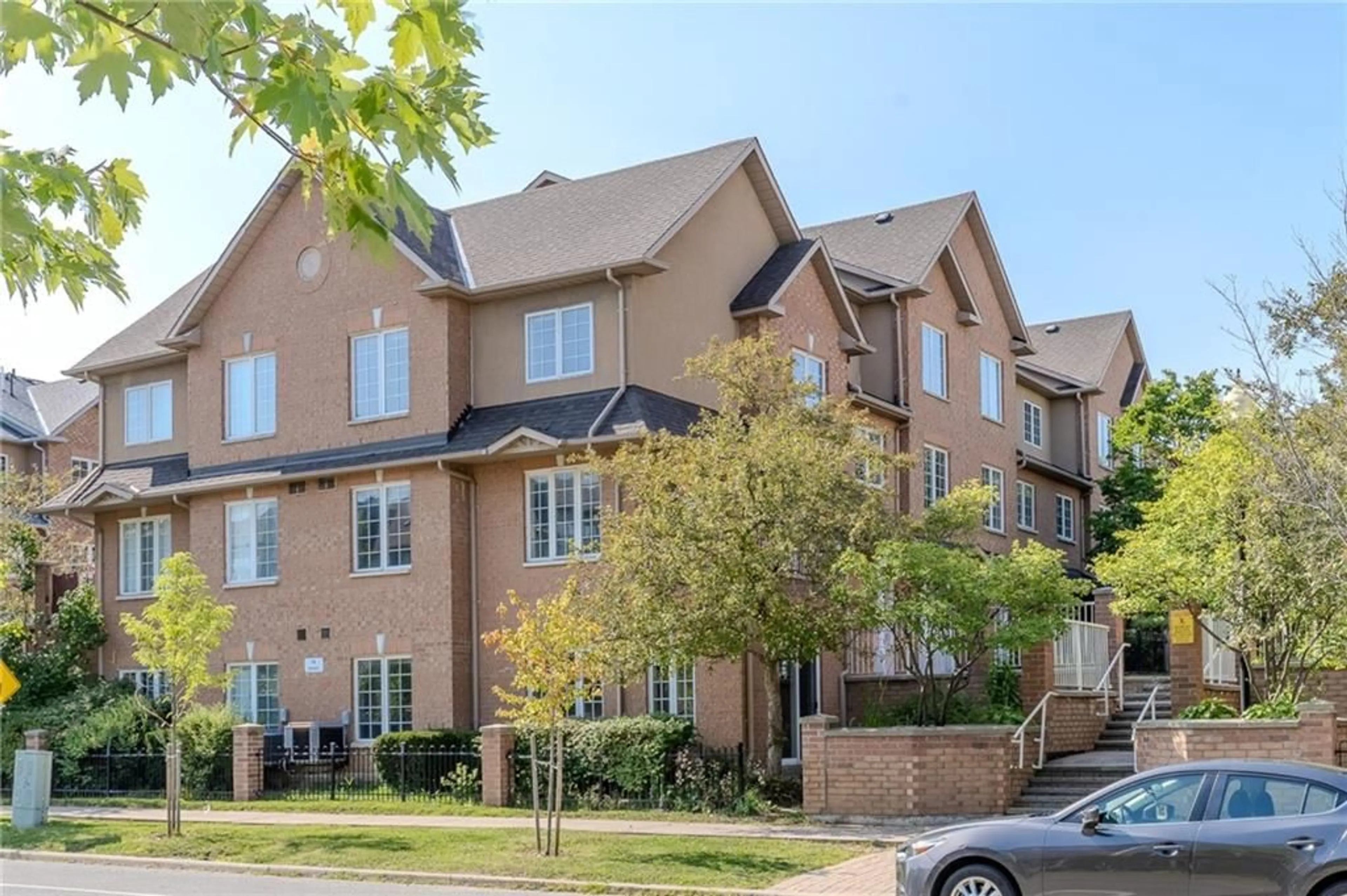 A pic from exterior of the house or condo for 14 Cox Blvd #12, Markham Ontario L3R 4G4