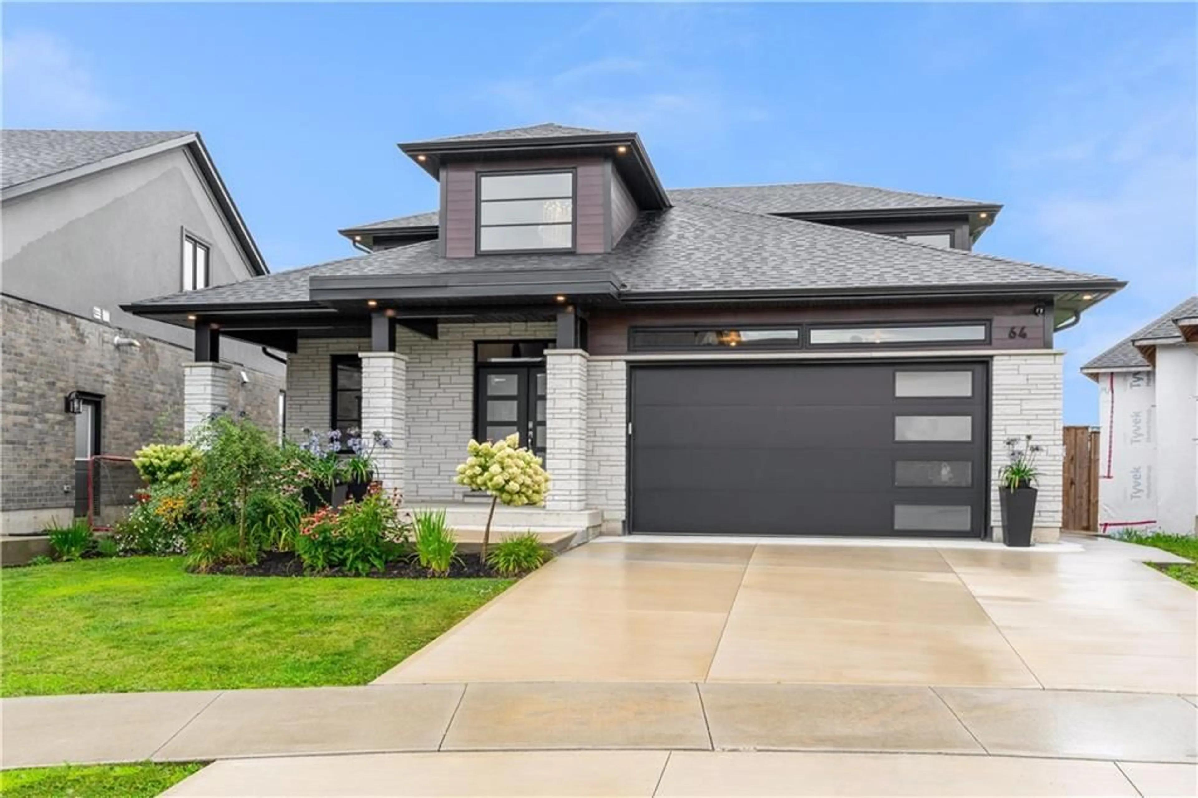 Frontside or backside of a home for 64 BERGENSTEIN Cres, Fonthill Ontario L0S 1E0