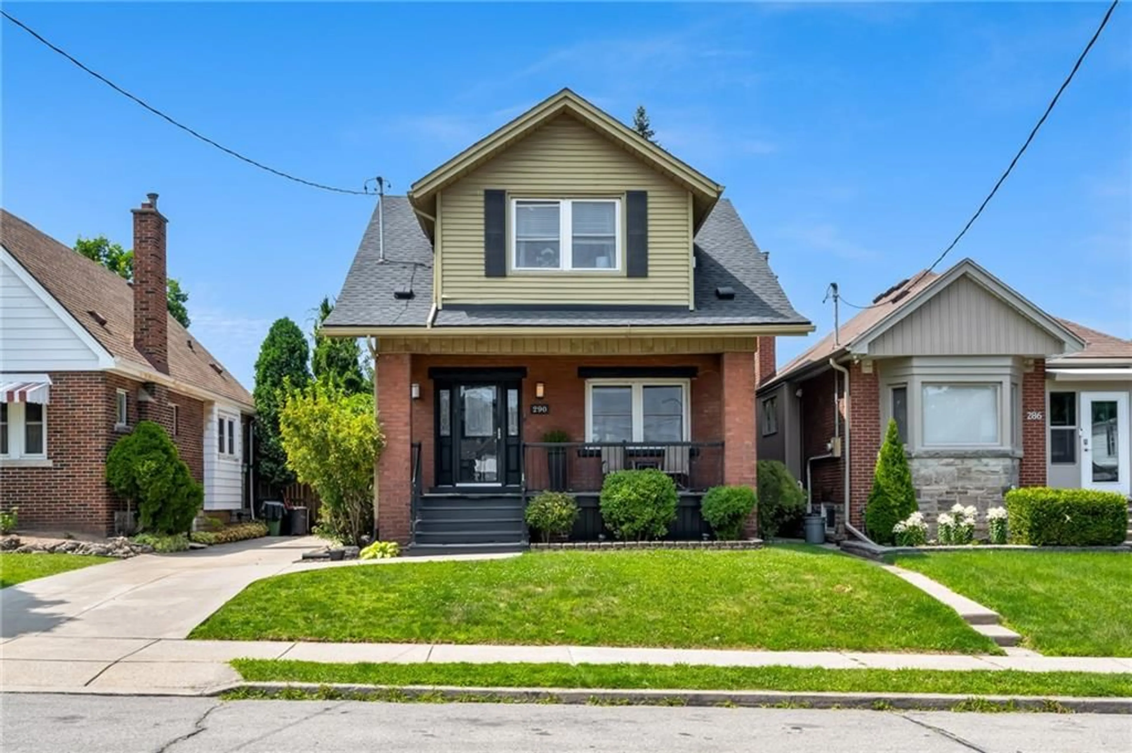 Frontside or backside of a home for 290 HUXLEY Ave, Hamilton Ontario L8K 2R4