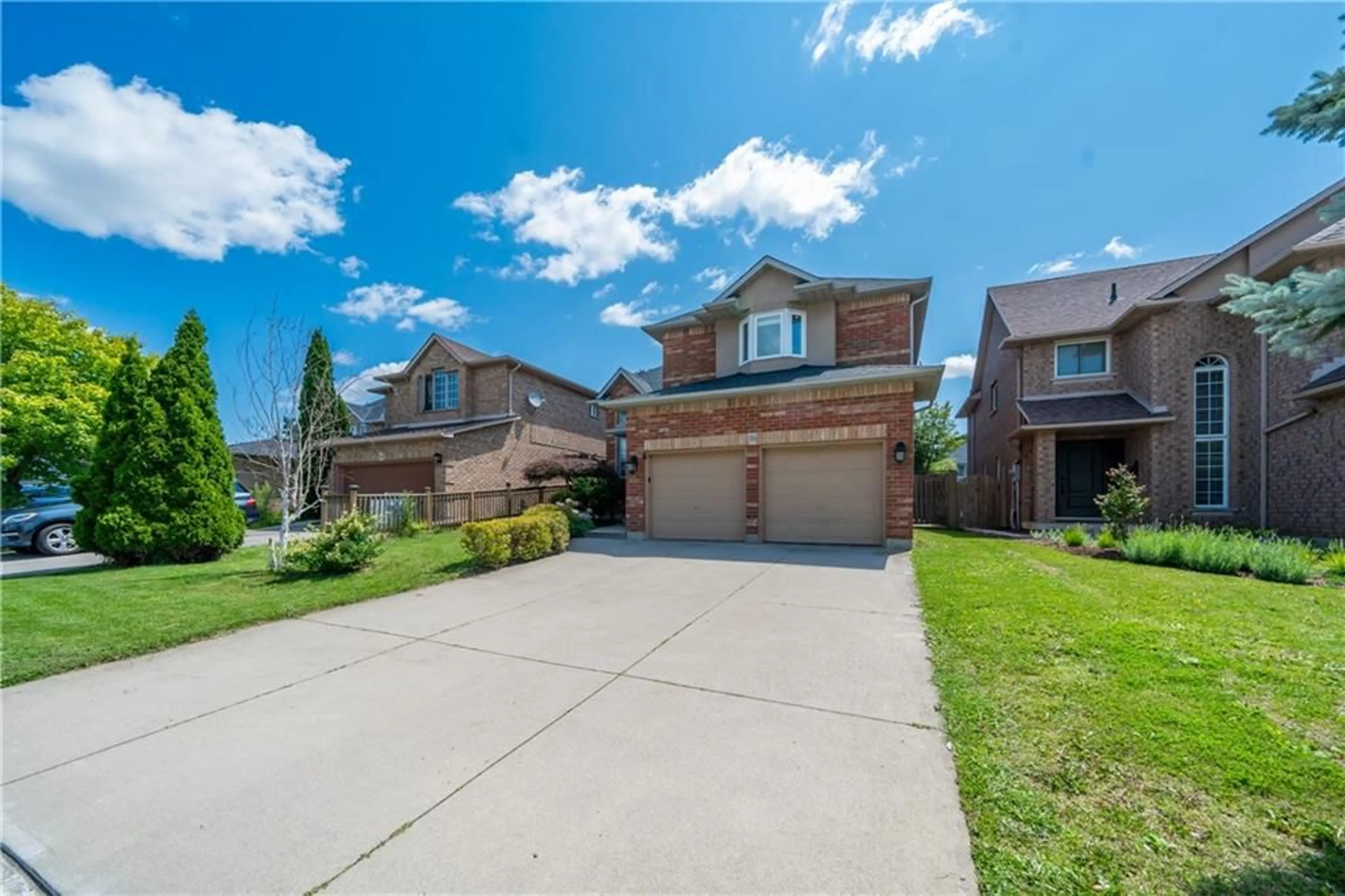 Frontside or backside of a home for 35 SPADARA Dr, Hamilton Ontario L9B 2K3