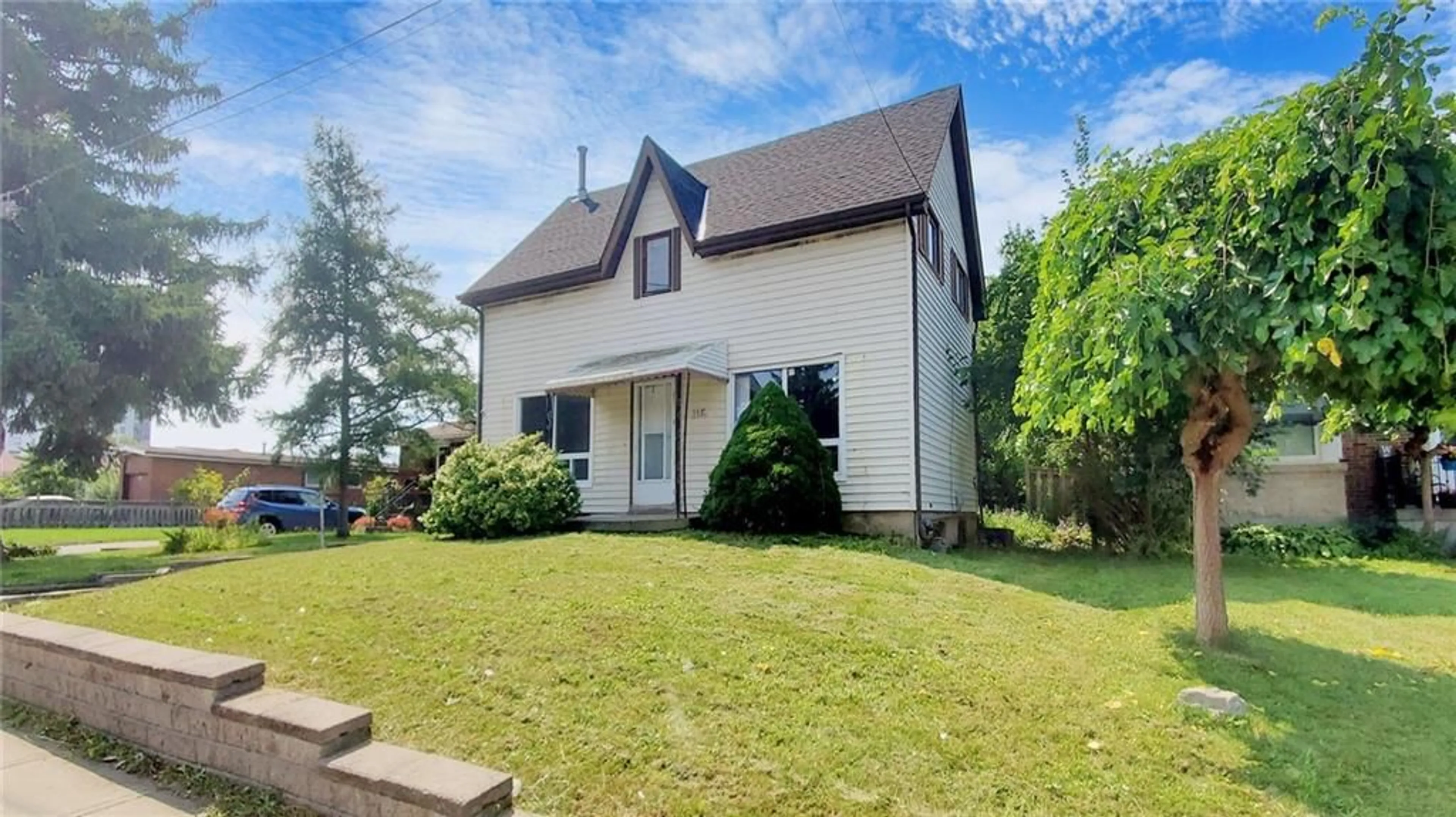 Frontside or backside of a home for 116 MOHAWK Rd, Hamilton Ontario L9A 2G9