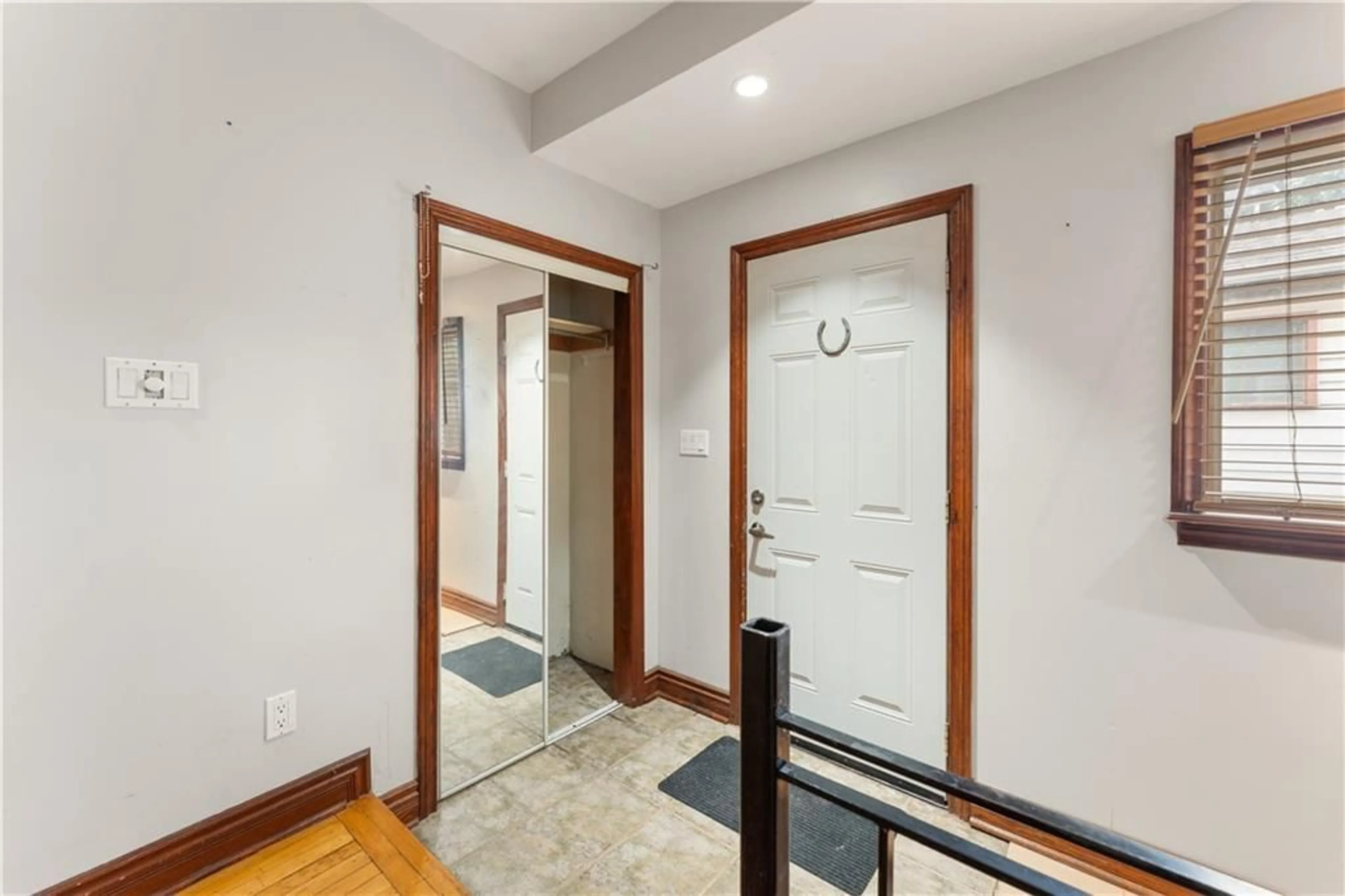 Indoor entryway, wood floors for 411 MARY St, Hamilton Ontario L8L 4W7