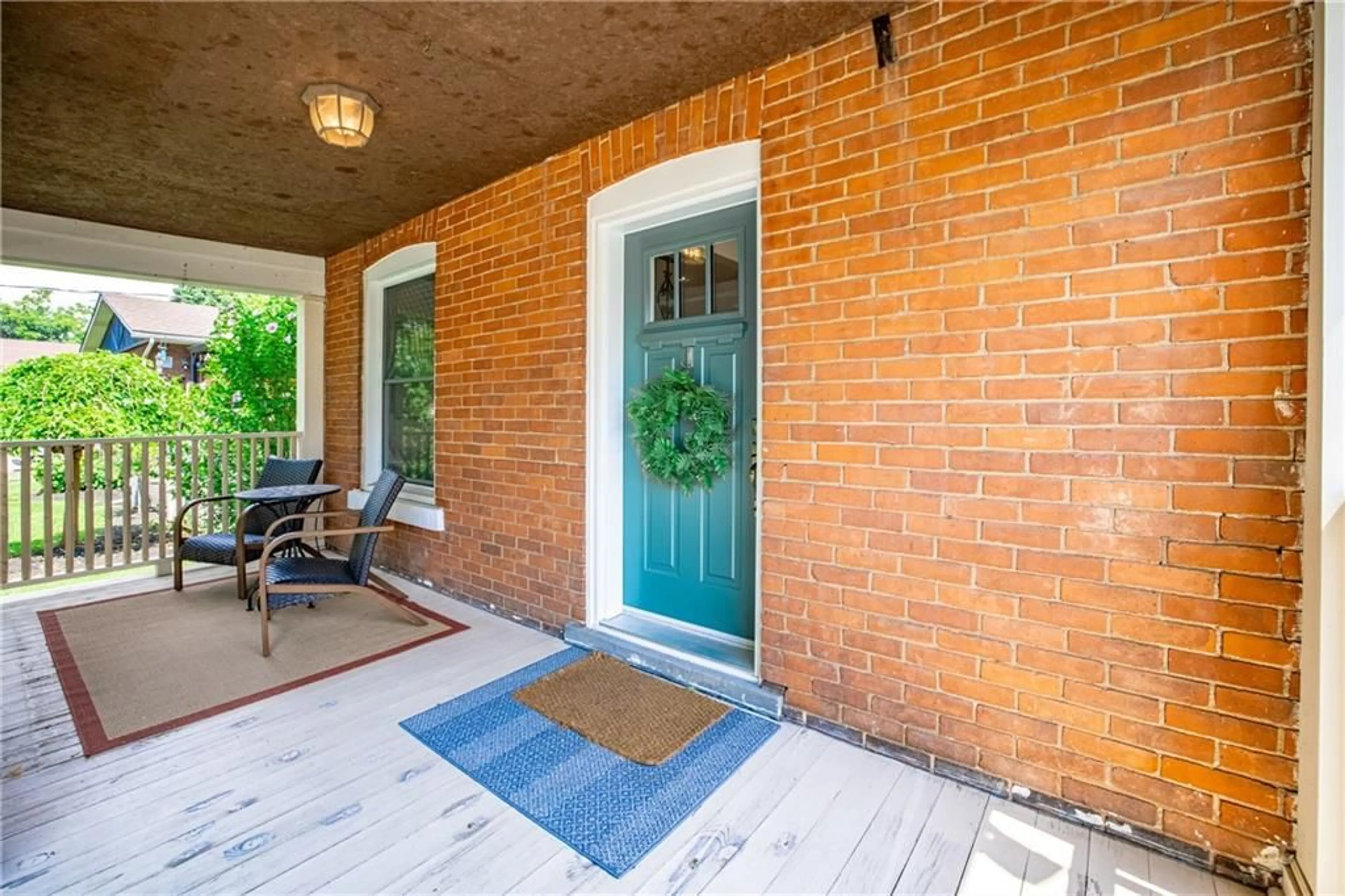 Indoor entryway, wood floors for 28 OTTAWA St, Cayuga Ontario N0A 1E0