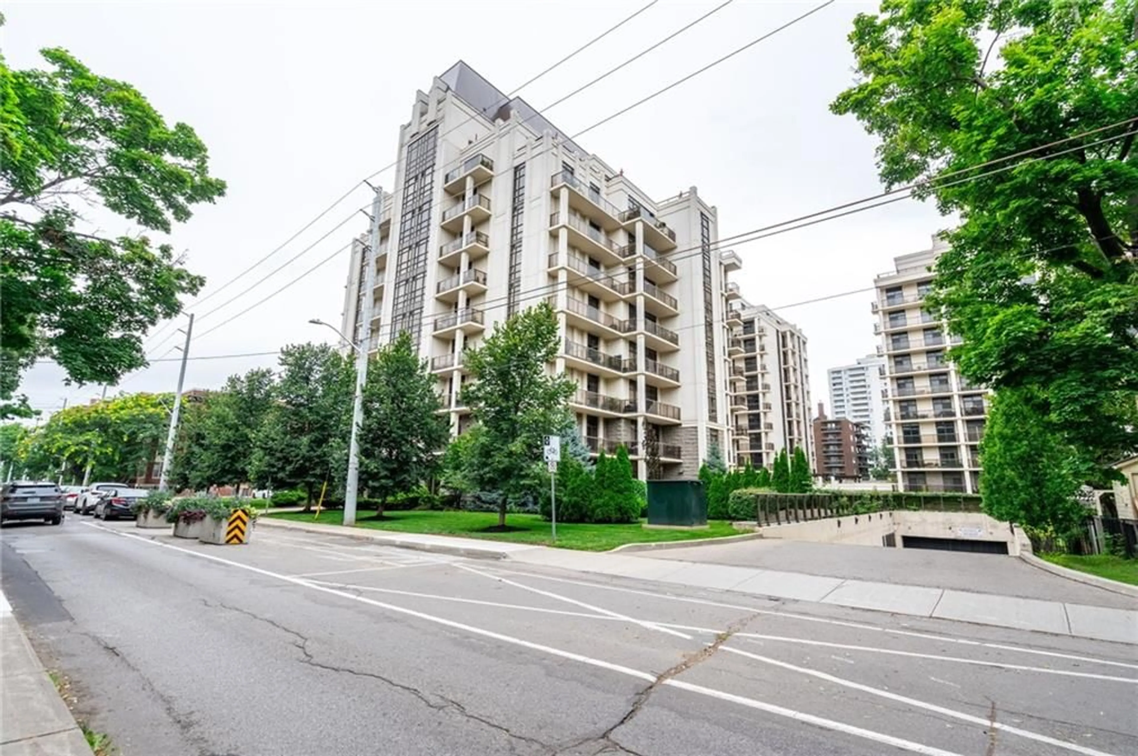 Street view for 90 CHARLTON Ave #308, Hamilton Ontario L8P 0B4