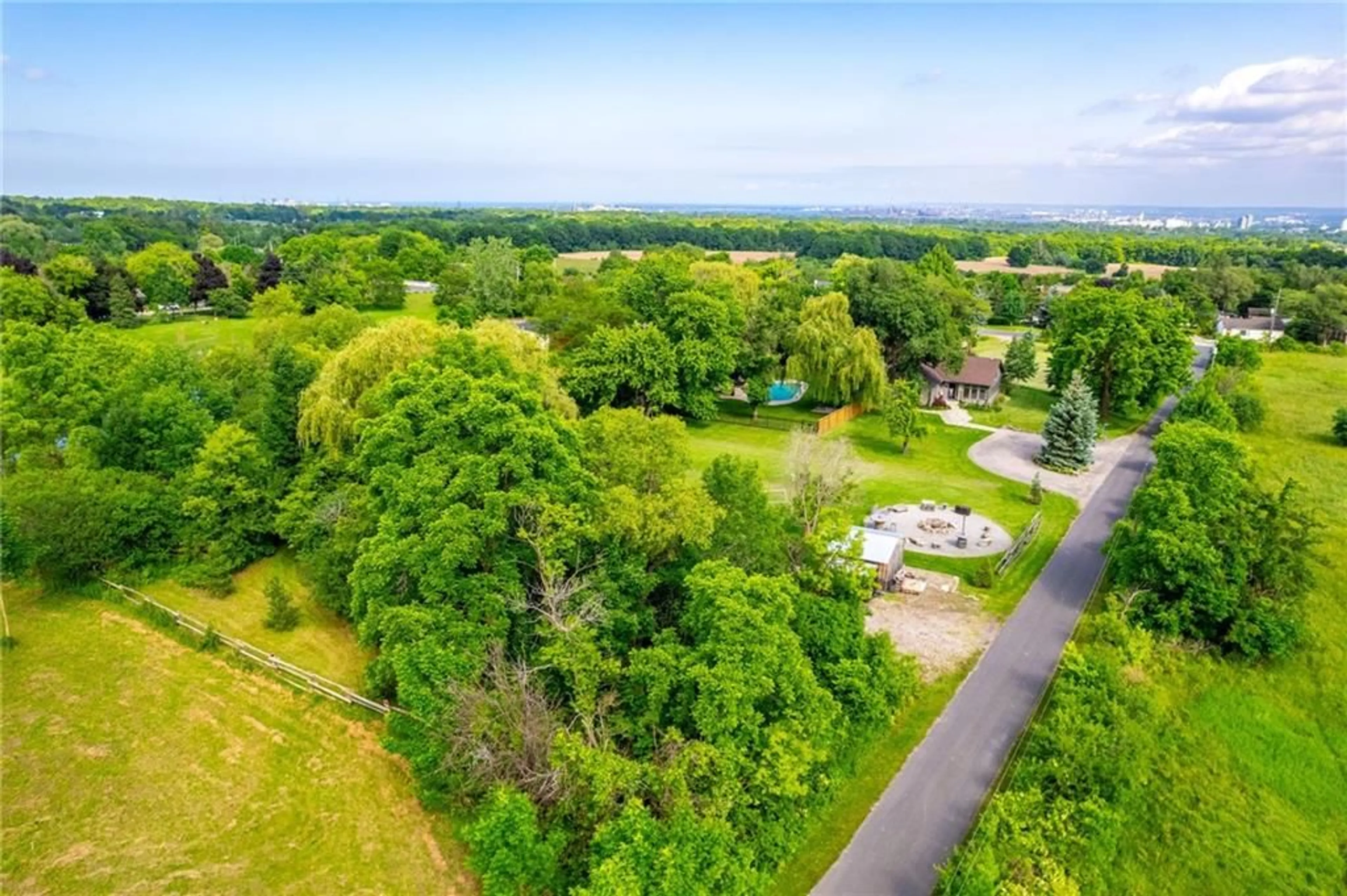 A pic from exterior of the house or condo, the fenced backyard for 769 OLD YORK Rd, Burlington Ontario L7P 4X8