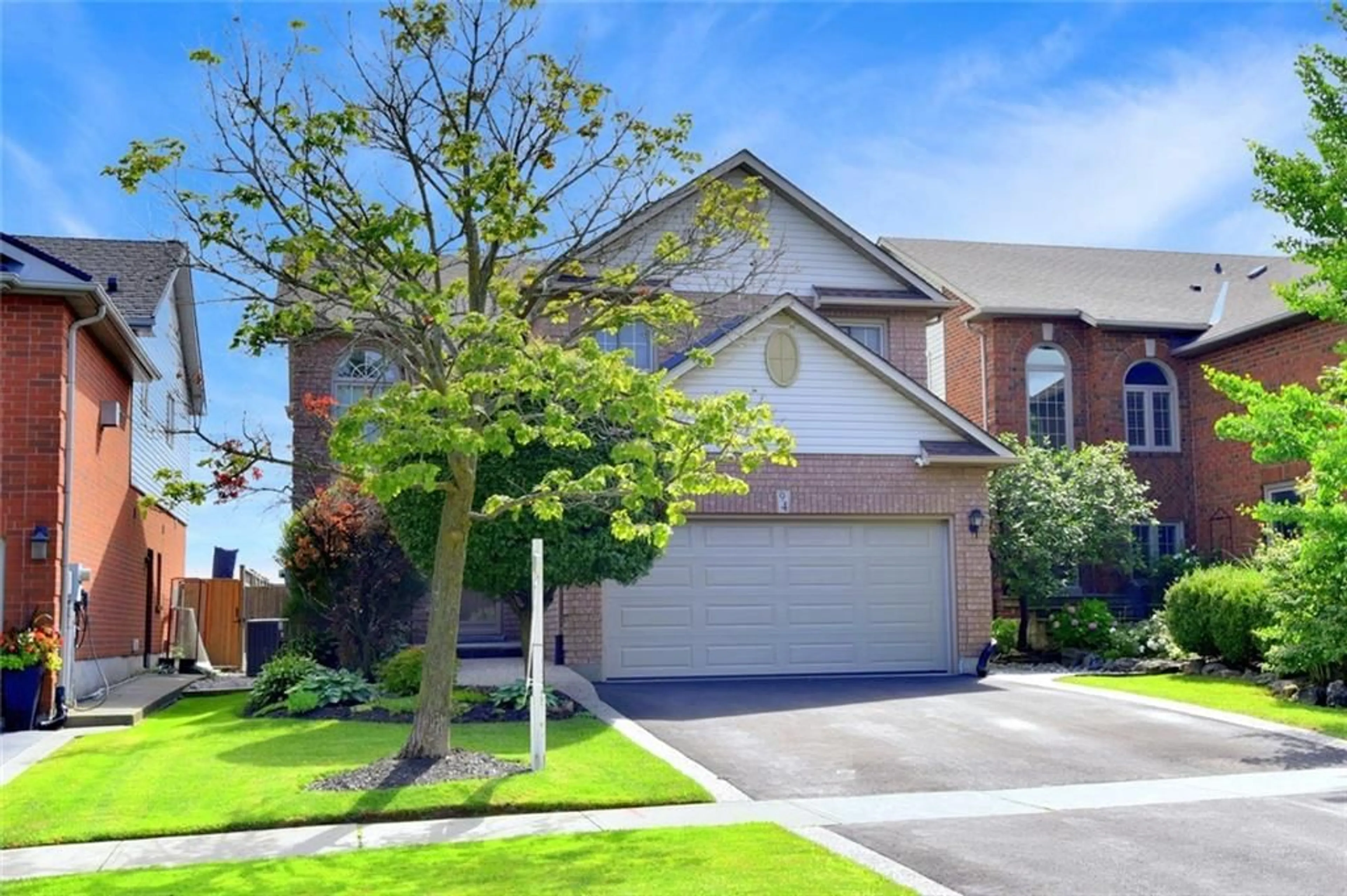 A pic from exterior of the house or condo for 94 GRINDSTONE Way, Waterdown Ontario L9H 7B5