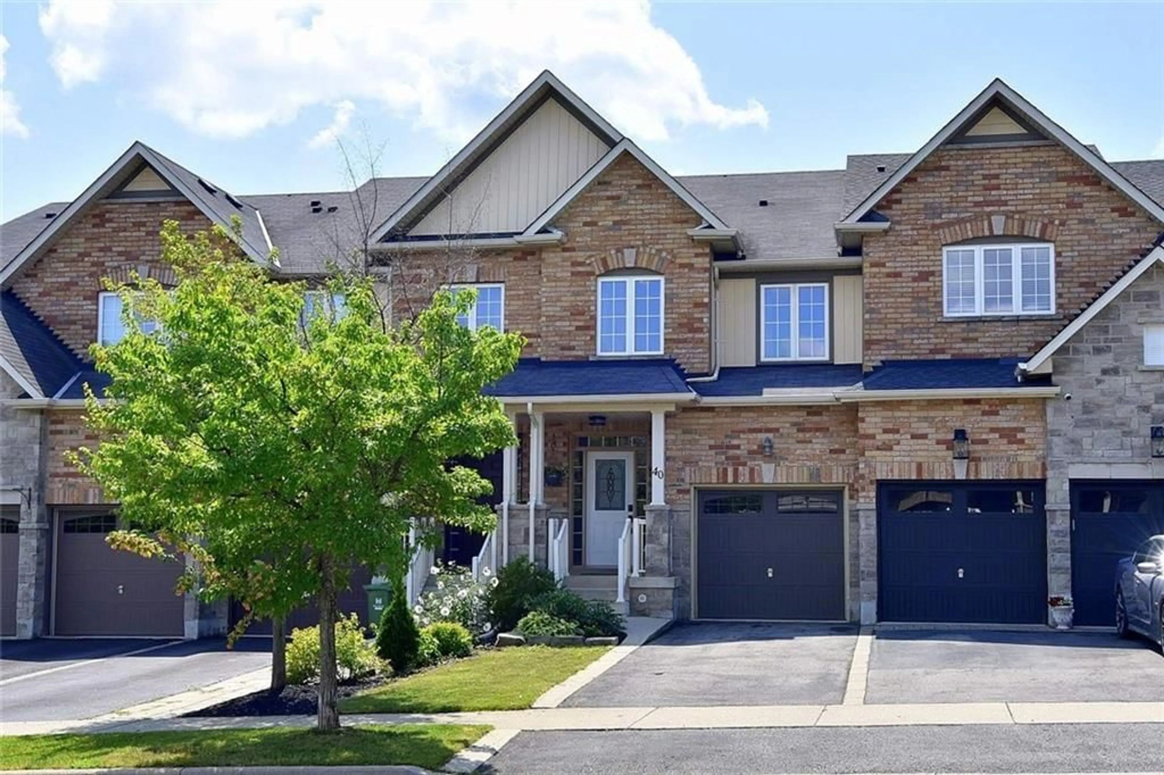 A pic from exterior of the house or condo for 40 BROWVIEW Dr, Waterdown Ontario L0R 2H9