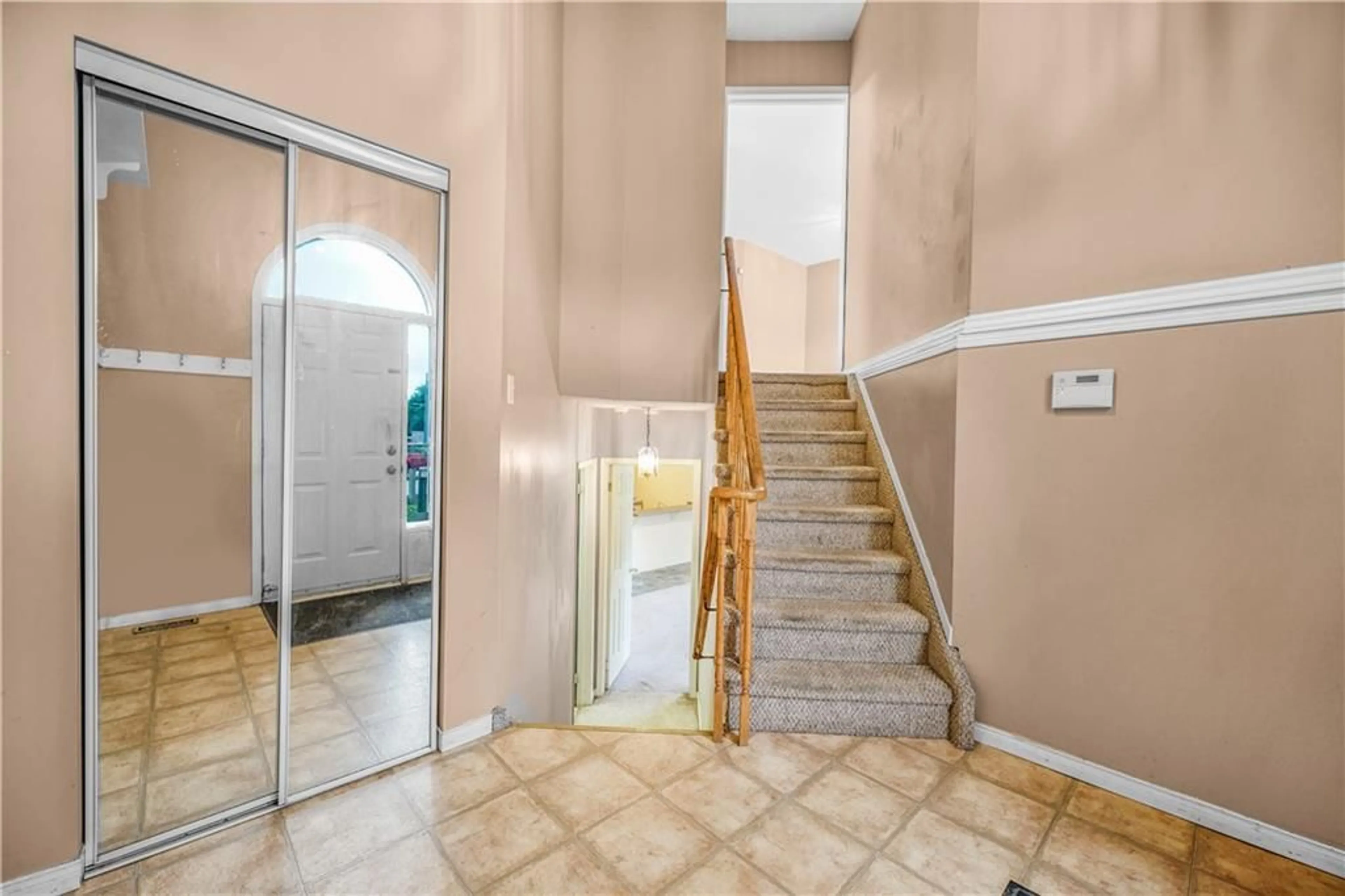 Indoor foyer, unknown floor for 2 MAPLETON Ave, Barrie Ontario L4N 7M2