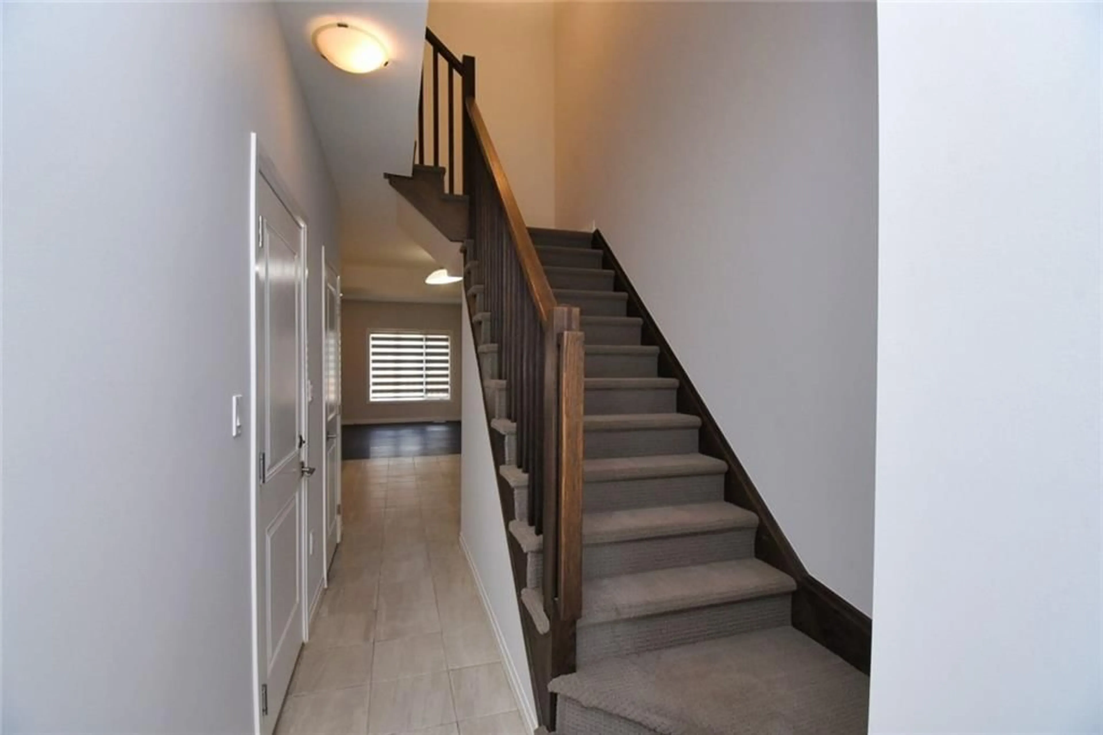 Indoor entryway, wood floors for 30 TIMES SQUARE Blvd #4, Stoney Creek Ontario L8J 0L8