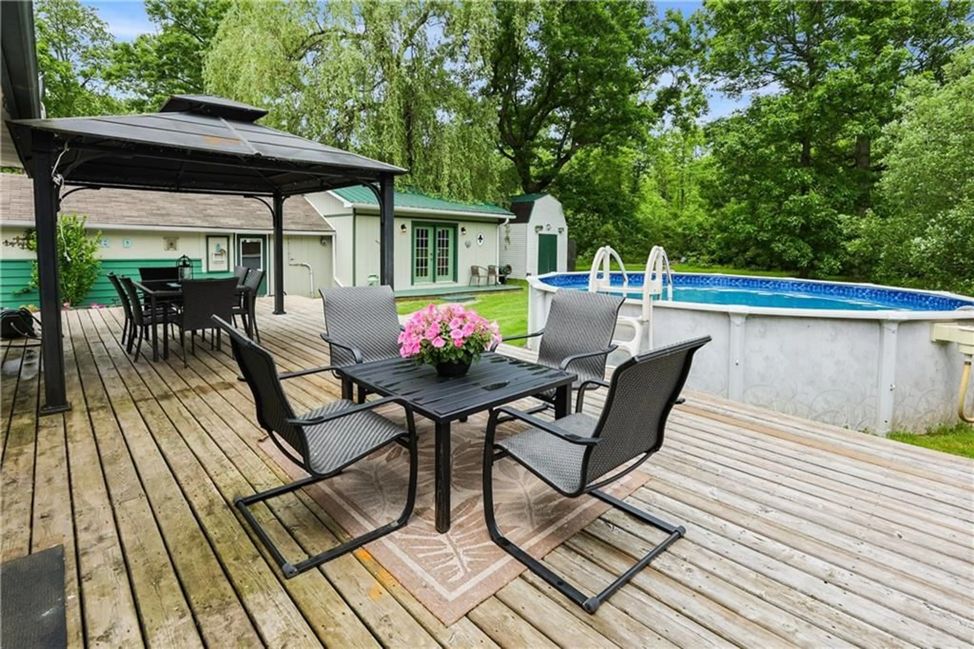 Patio, cottage for 1954 GRAYSON Ave, Fort Erie Ontario L2A 5M4