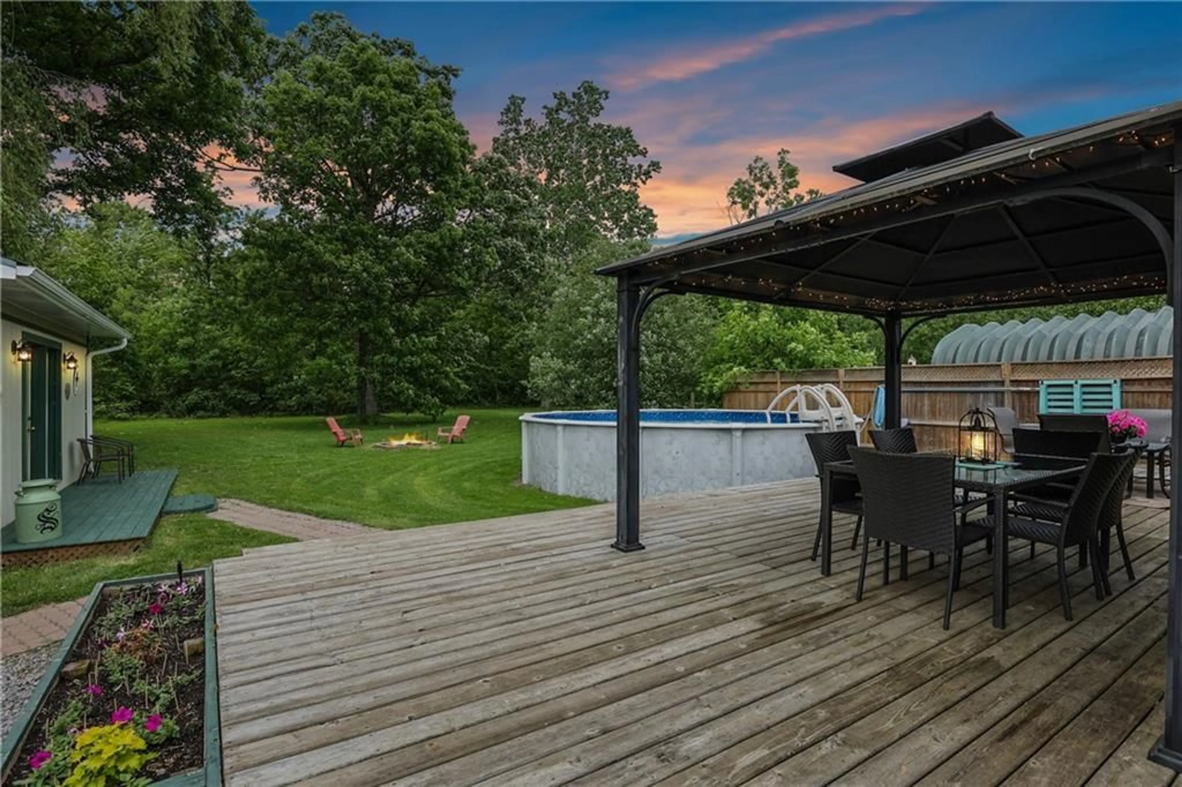 Patio, the fenced backyard for 1954 GRAYSON Ave, Fort Erie Ontario L2A 5M4