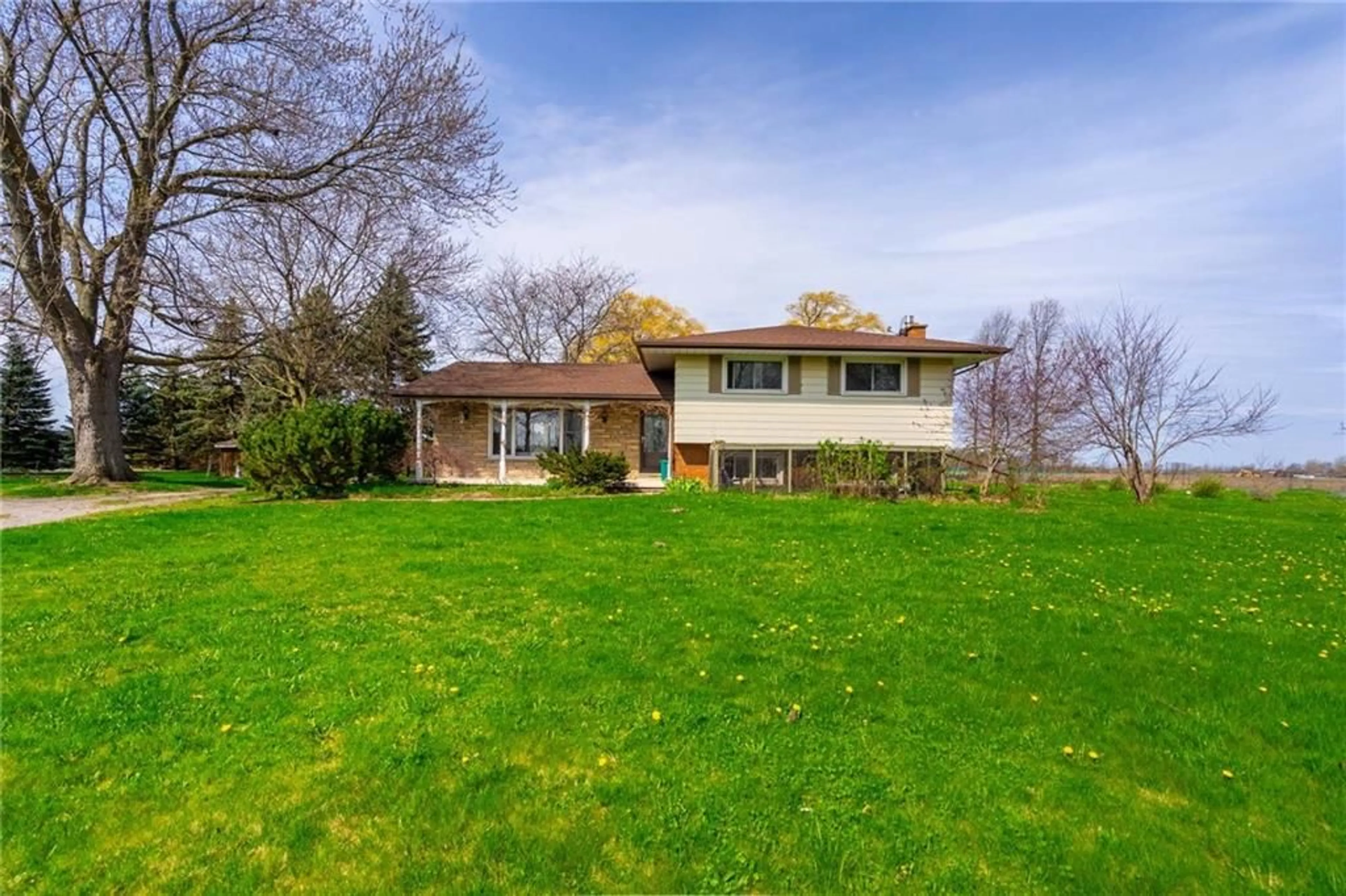 Frontside or backside of a home, cottage for 488 Townline Rd, Niagara-on-the-Lake Ontario L0S 1J0