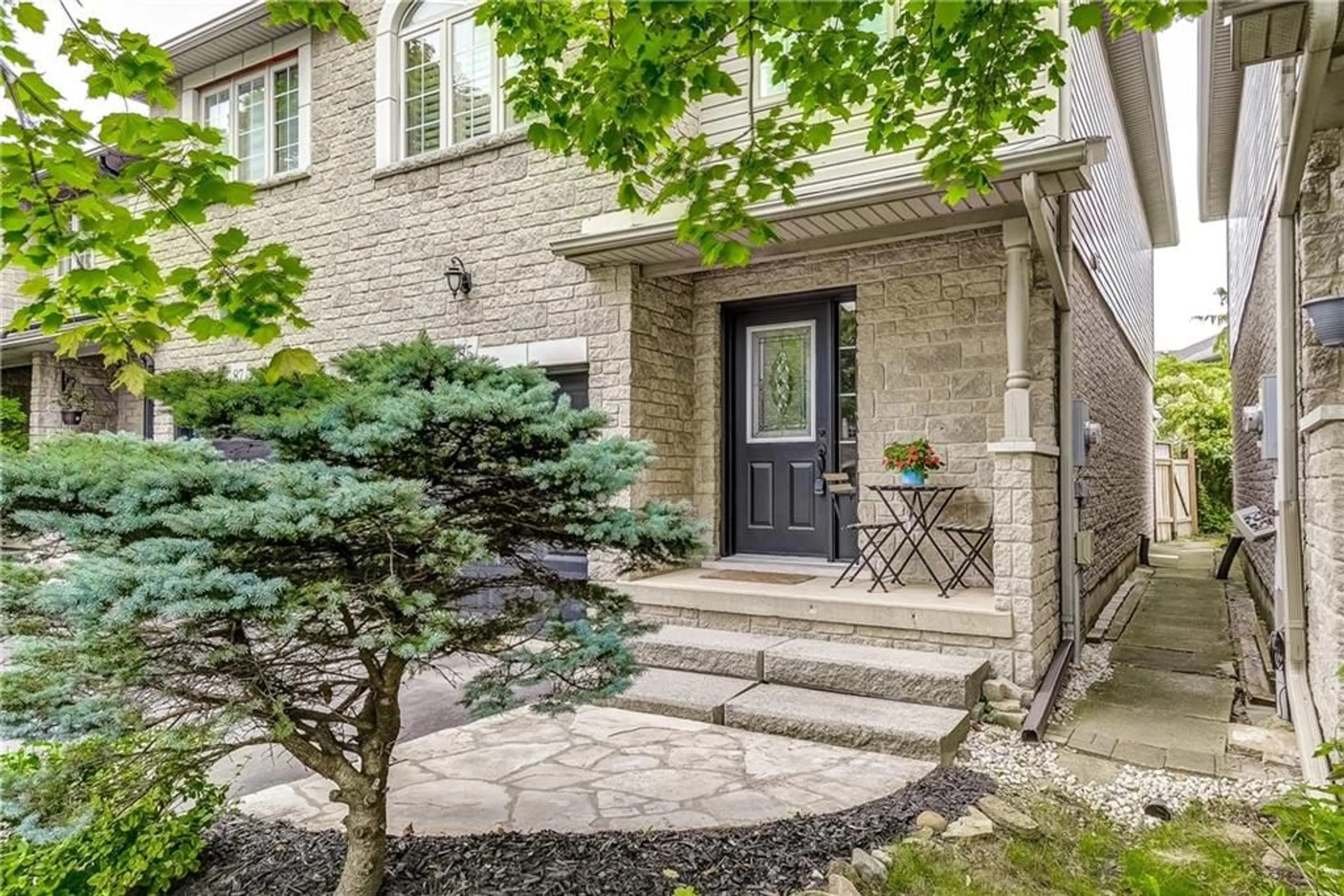 Indoor entryway, ceramic floors for 85 FOXBOROUGH Dr, Ancaster Ontario L9G 4Y8