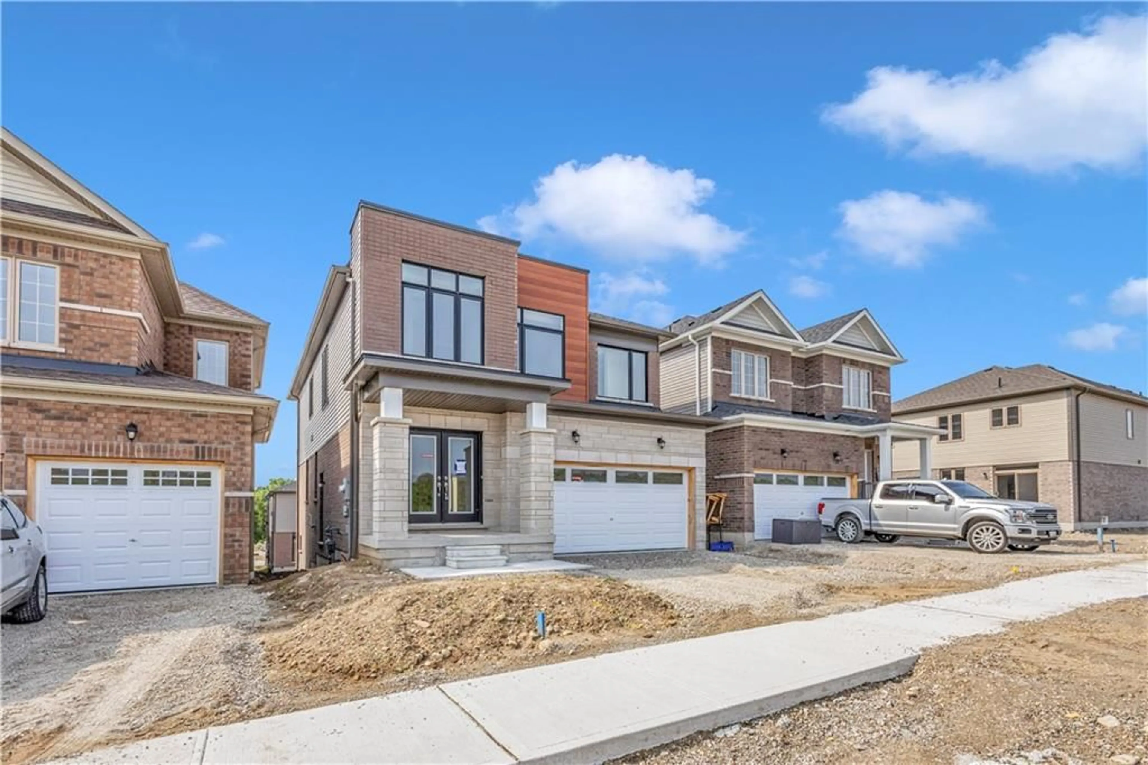 Frontside or backside of a home, the street view for 127 BENDEMERE Rd, Paris Ontario N0E 1N0