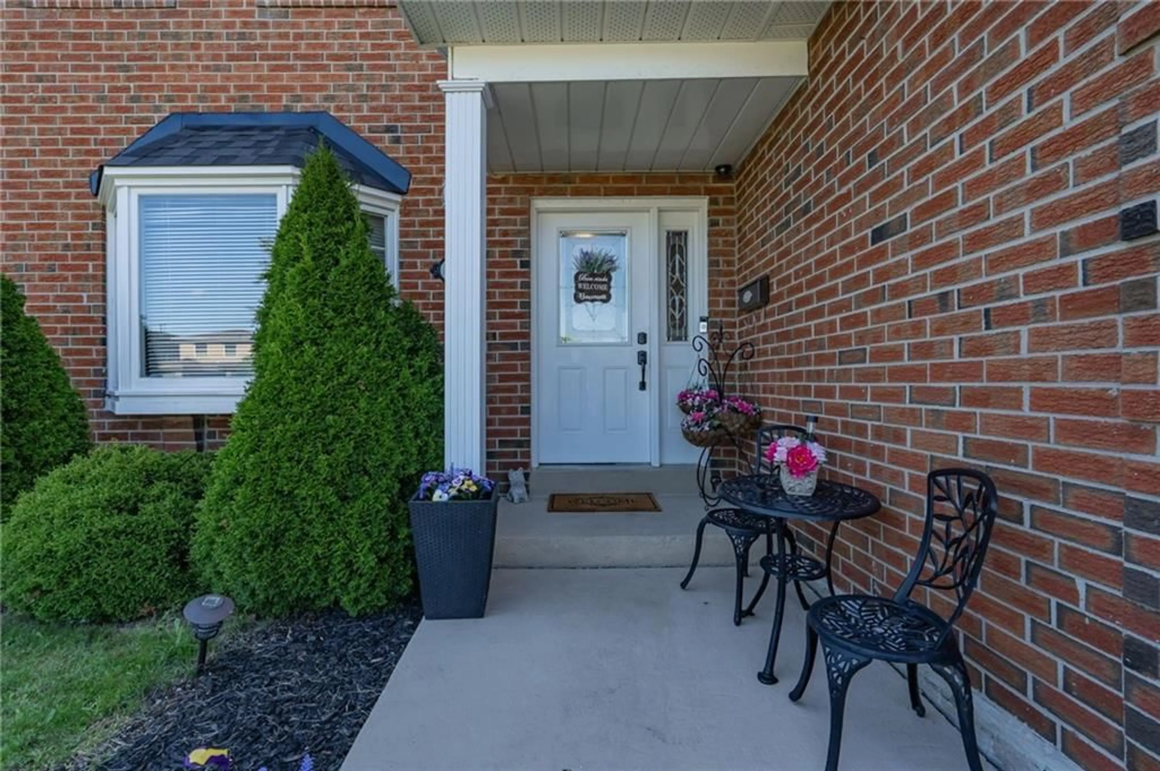 Indoor entryway, wood floors for 674 Laurier Ave, Milton Ontario L9T 4R5