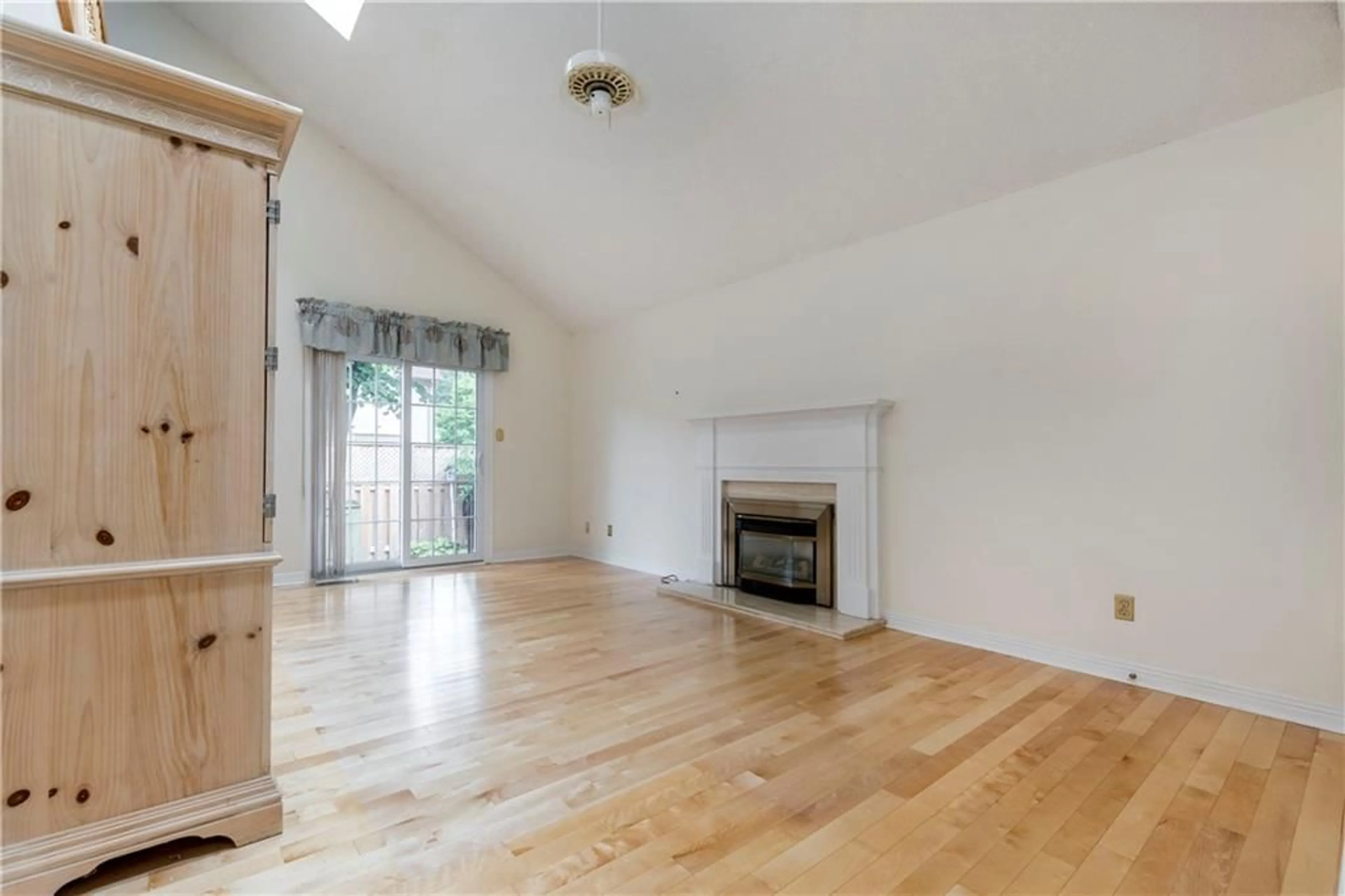 A pic of a room, wood floors for 1275 MAPLE CROSSING Blvd #12, Burlington Ontario L7S 2E8