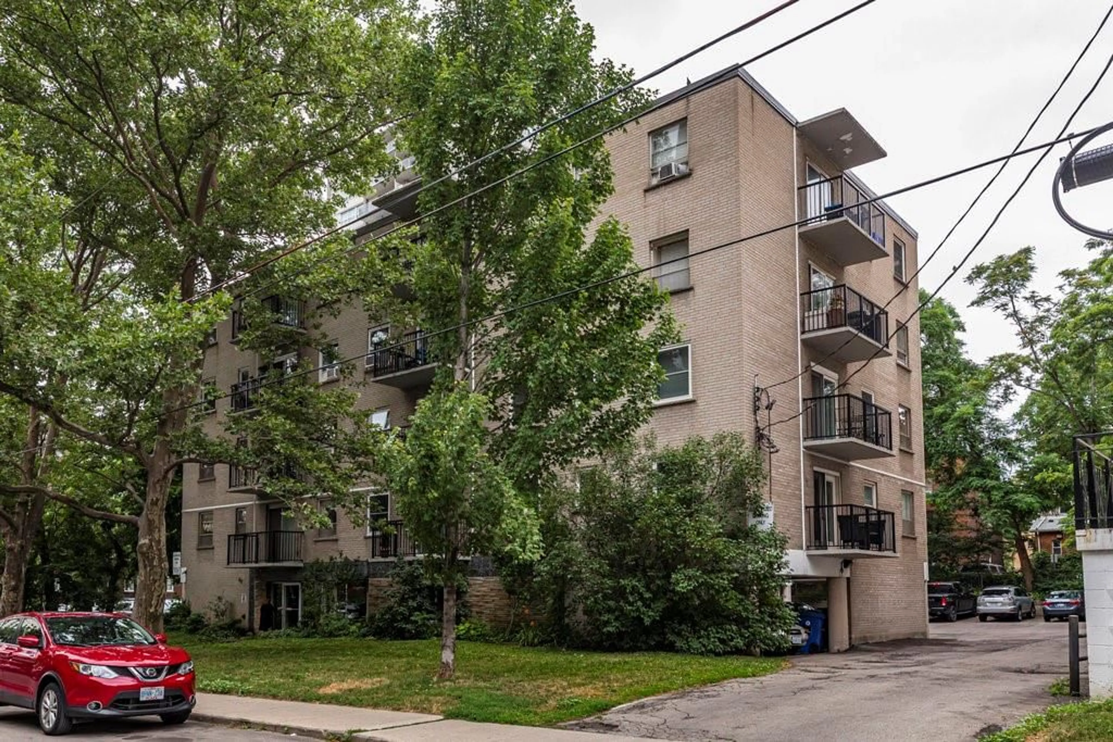 A pic from exterior of the house or condo for 40 ROBINSON St #307, Hamilton Ontario L8P 1Y9