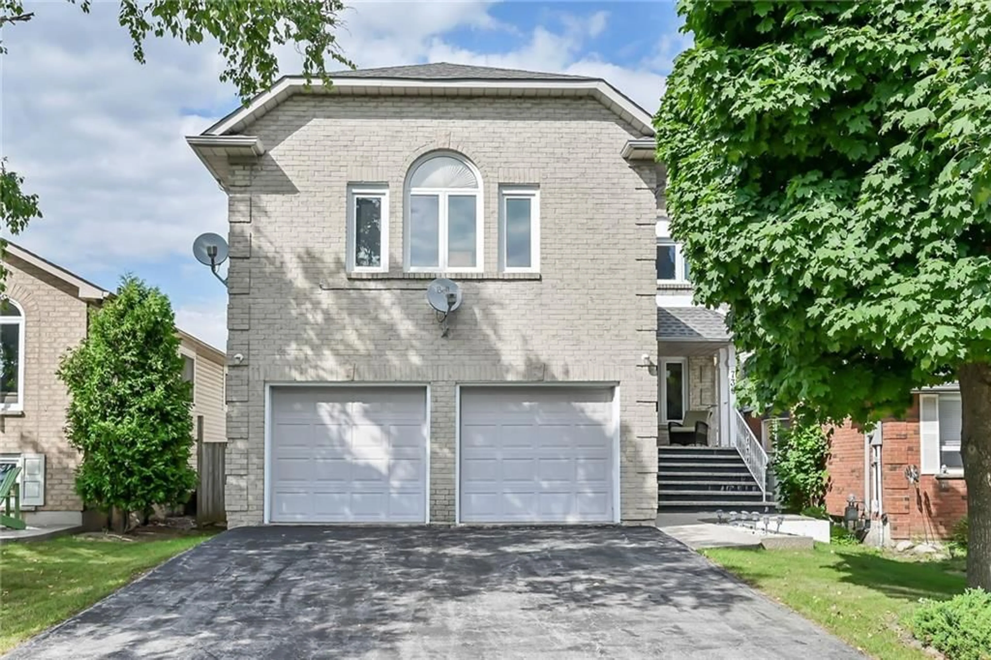 Frontside or backside of a home for 736 TEMPLEMEAD Dr, Hamilton Ontario L8W 2V7