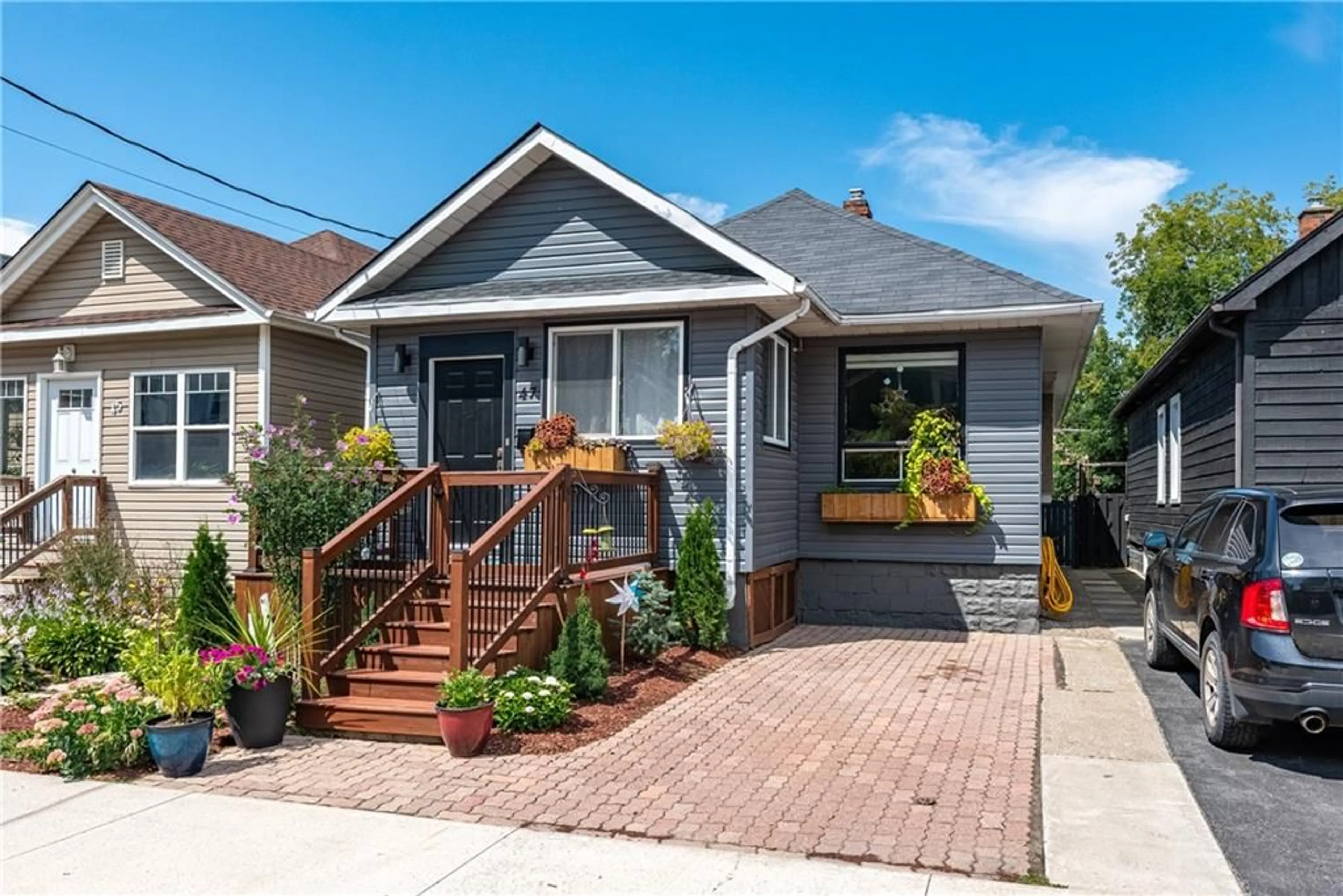 Frontside or backside of a home, cottage for 47 LOWELL Ave, St. Catharines Ontario L2R 2C9