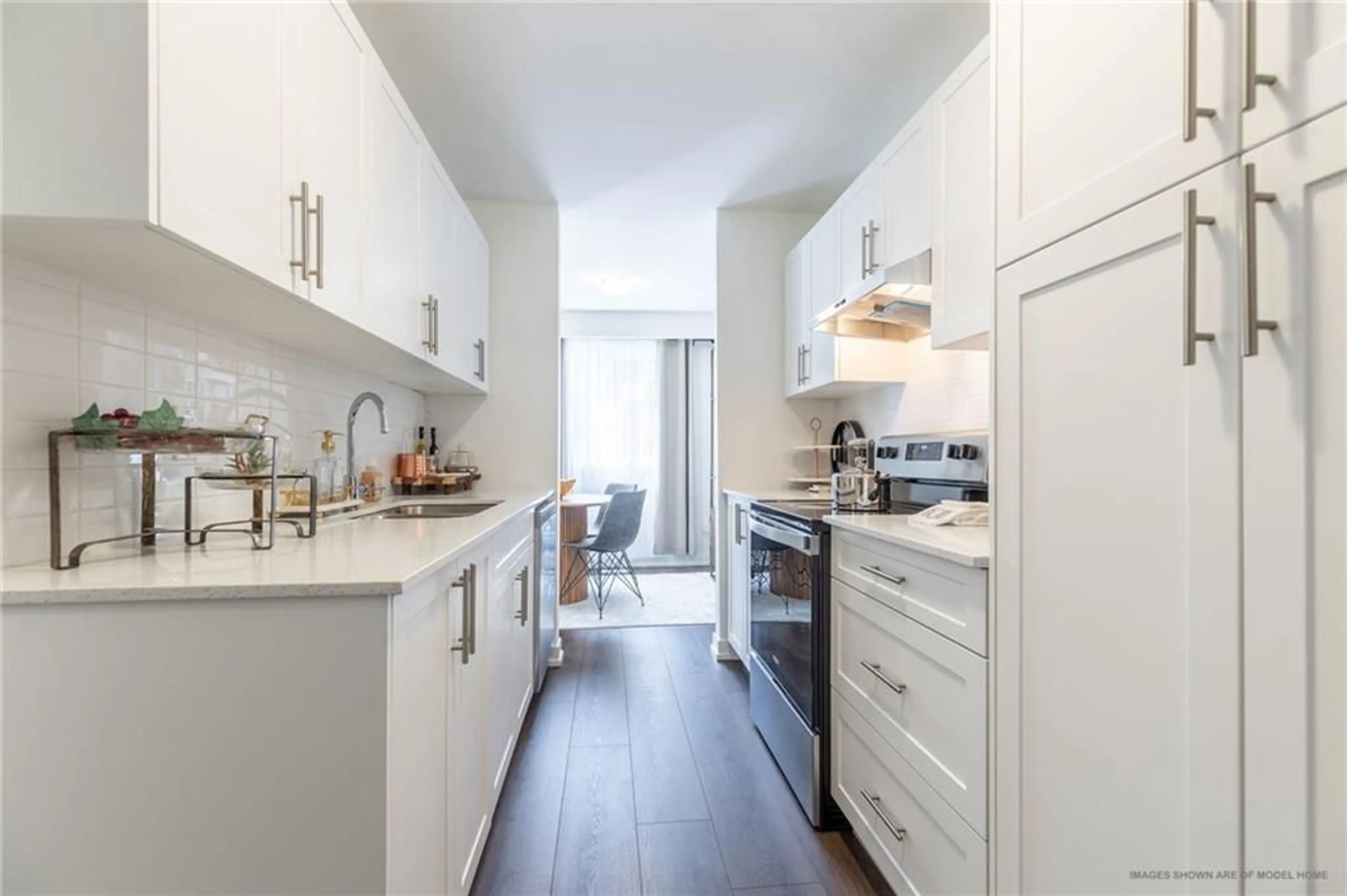 Standard kitchen for 1444 UPPER OTTAWA St #31, Hamilton Ontario L8W 1N3