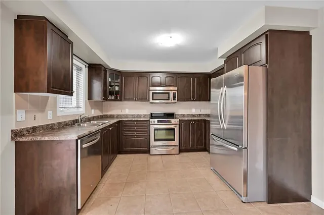 Additional property image - 25 NEWPORT Cres