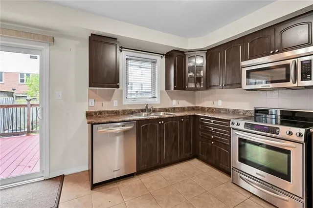 Additional property image - 25 NEWPORT Cres