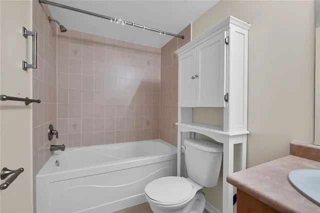 Additional property image - 25 NEWPORT Cres