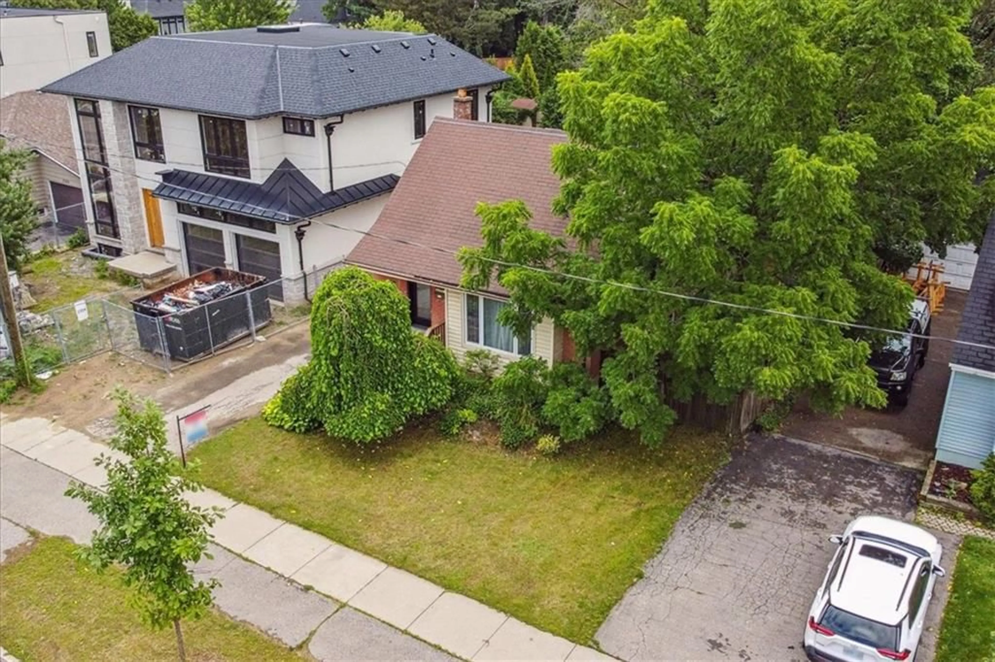 Frontside or backside of a home for 2358 REBECCA St, Oakville Ontario L6L 2A9