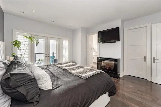Additional property image - 1083 BEACH Blvd